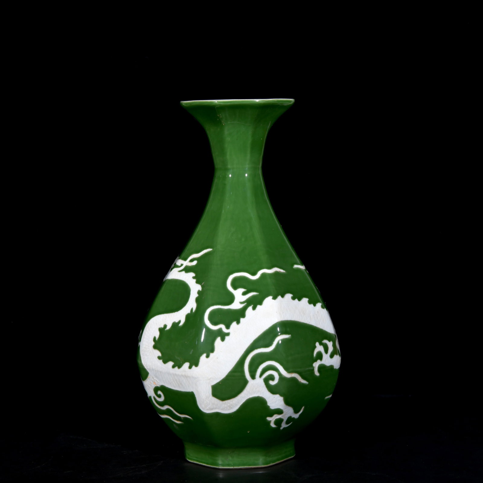 A Pair of Huge Green Glazed Dragon Pattern Vases - 6