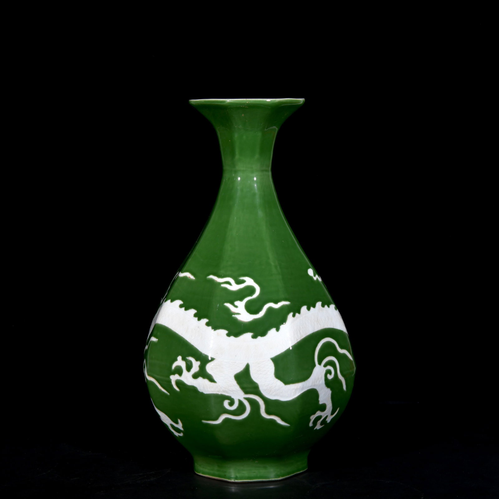 A Pair of Huge Green Glazed Dragon Pattern Vases - 7