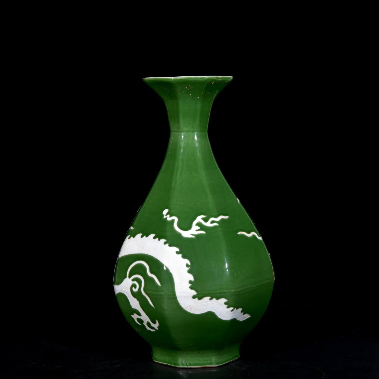 A Pair of Huge Green Glazed Dragon Pattern Vases - 8