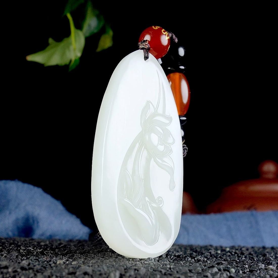 An Exquisite White Jade Flower Pattern Pendant - 2