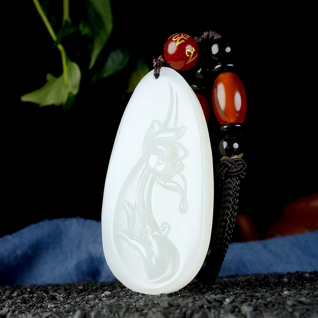 An Exquisite White Jade Flower Pattern Pendant - 3