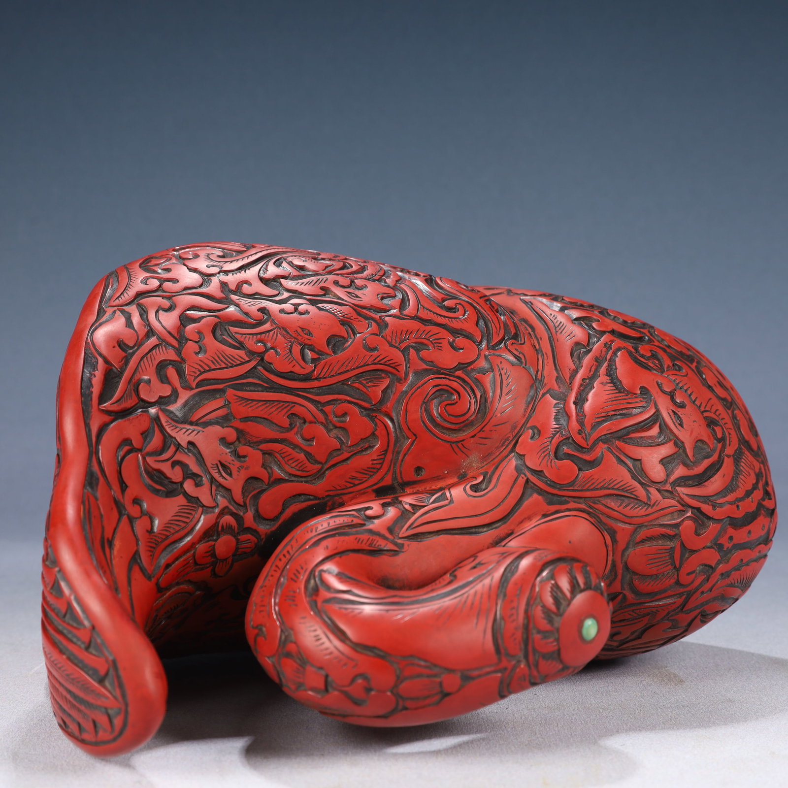 An Exquisite Carved Red Lacquer Goose Ornament - 10
