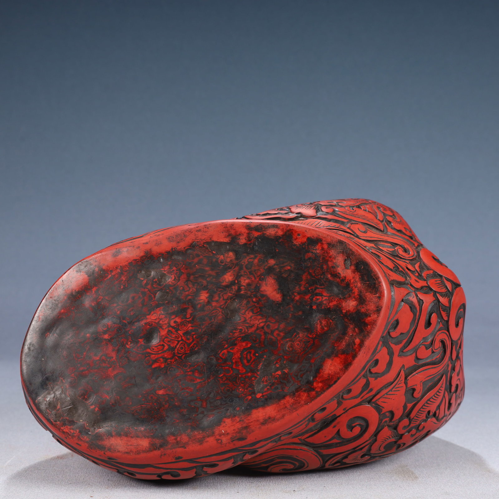 An Exquisite Carved Red Lacquer Goose Ornament - 11