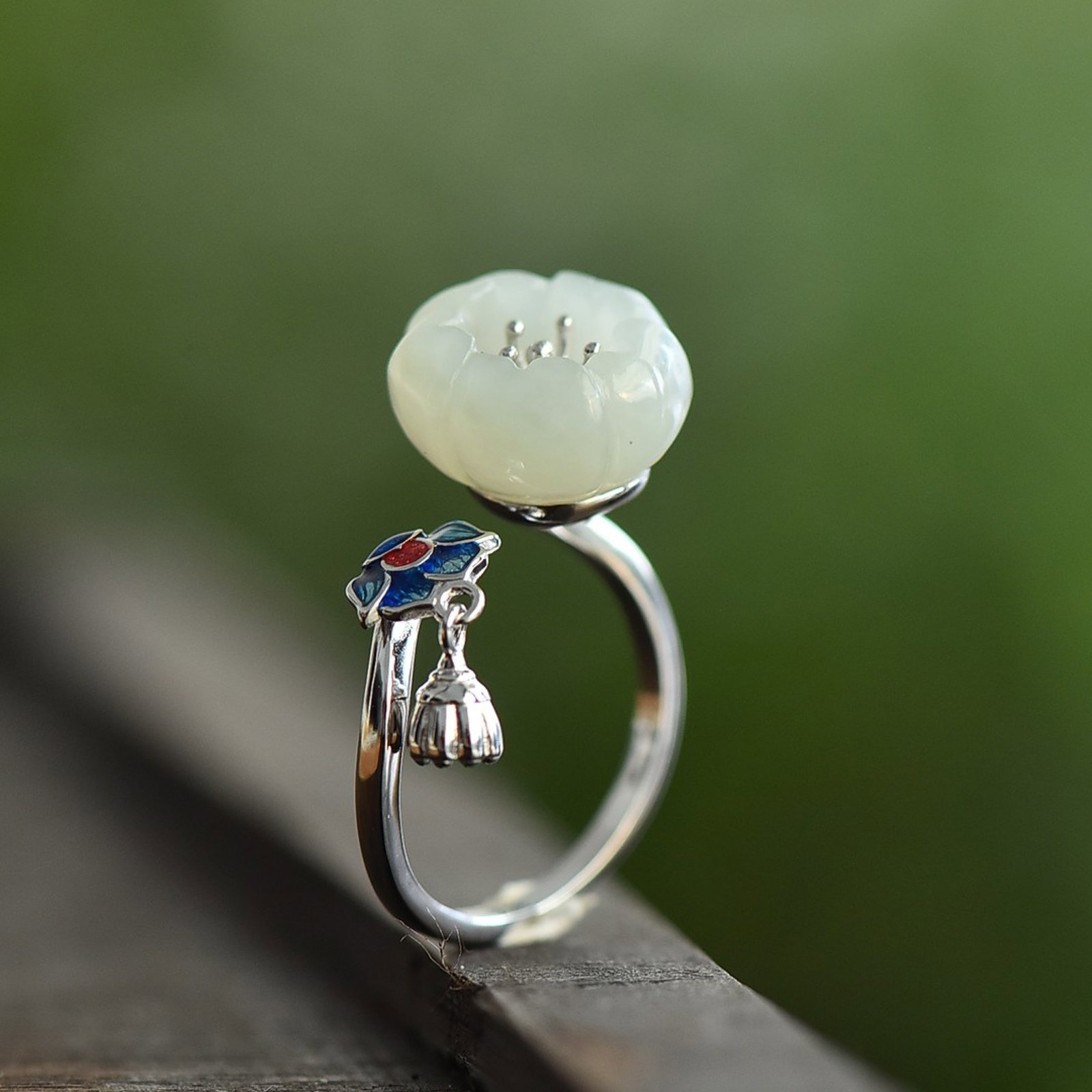An Exquisite Sterling Silver-Gold Plated Inlaid White Jade Ring - 4