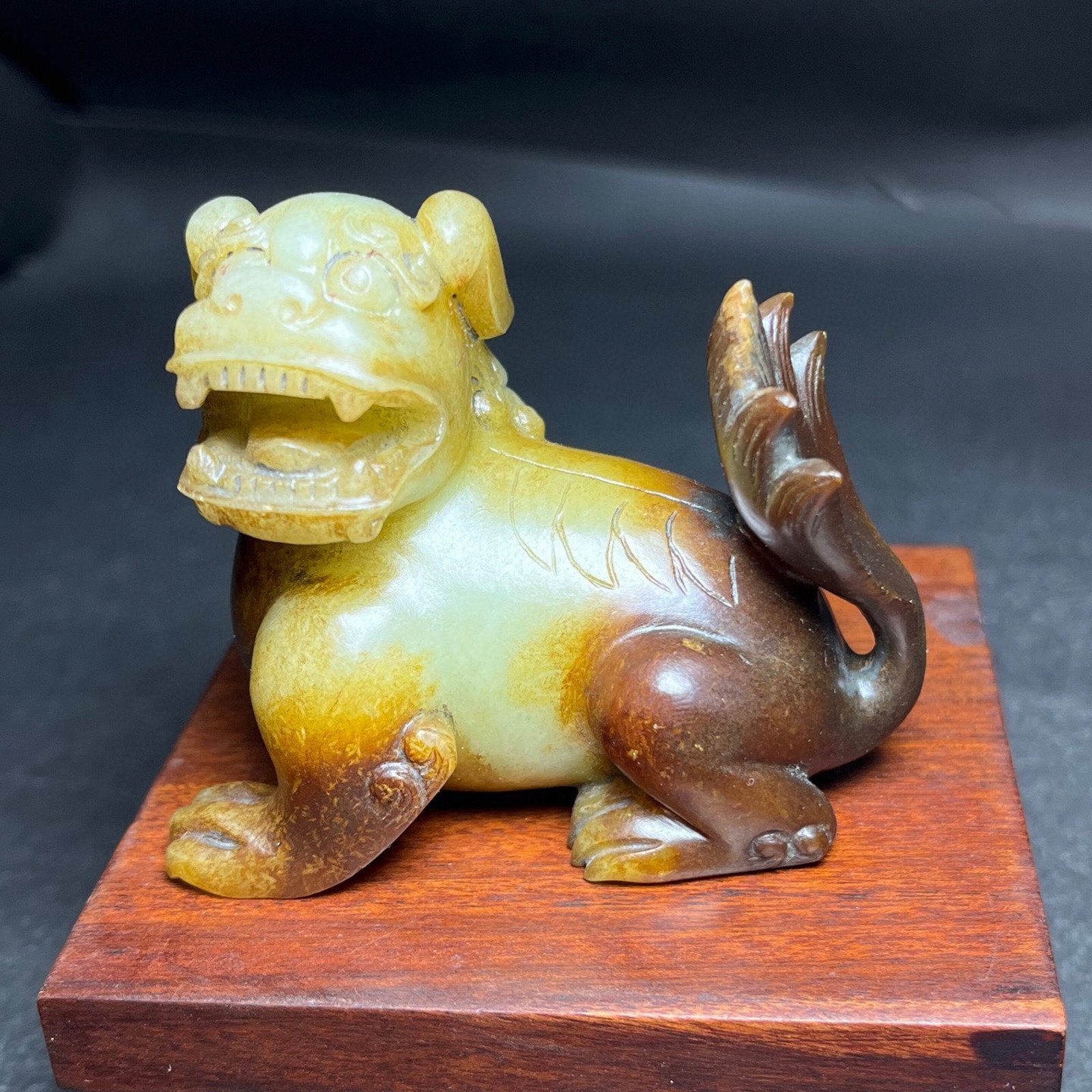 An Exquisite White Jade Lion Ornament: Estimated Value:1400-2800 An Exquisite White Jade Lion Ornament,Qing Dynasty,China,Size:62mmx47mmx55mm,Weight:159g 白玉狮子摆件,中国清代