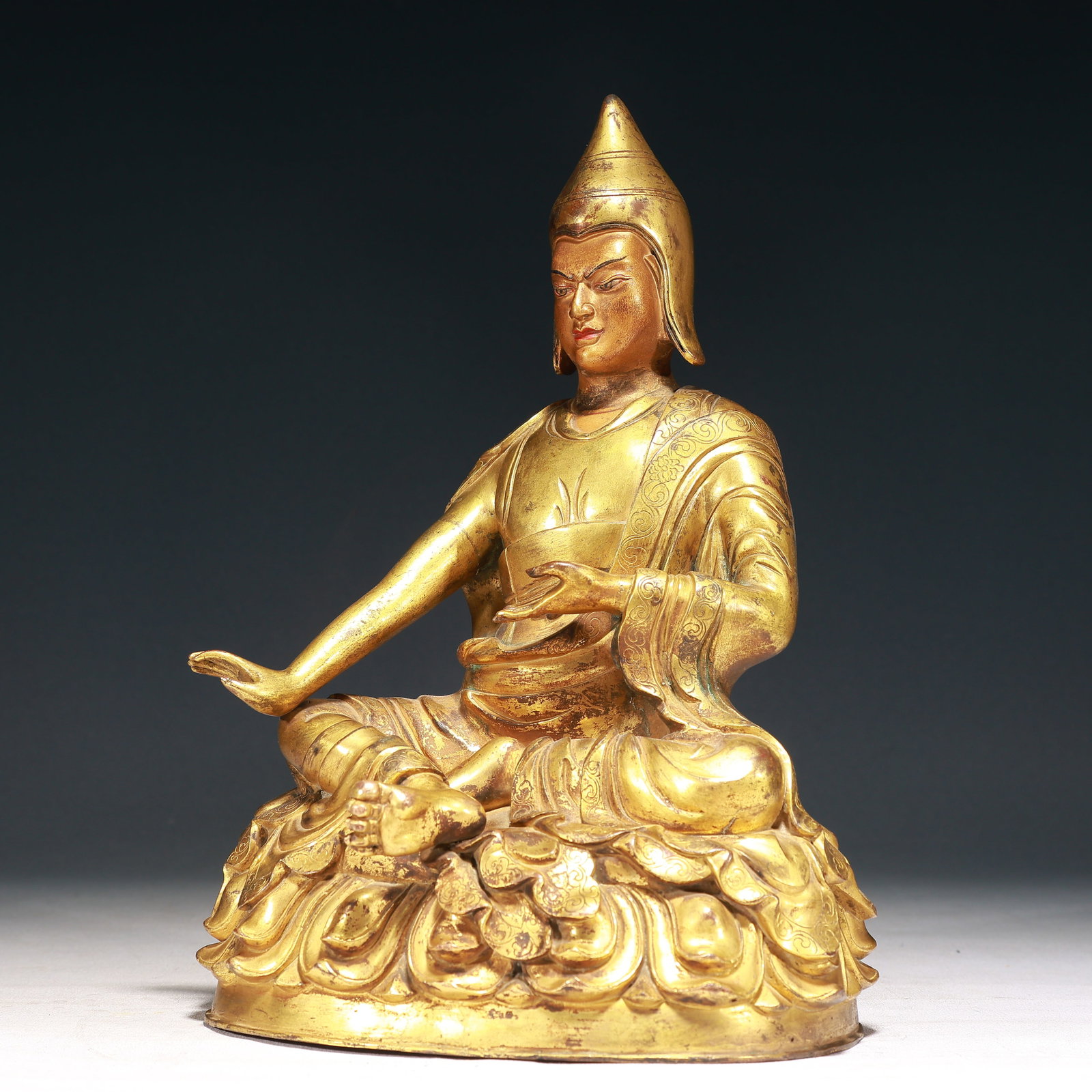 A Solemn Gilt Bronze Statue of Tsongkhapa - 4