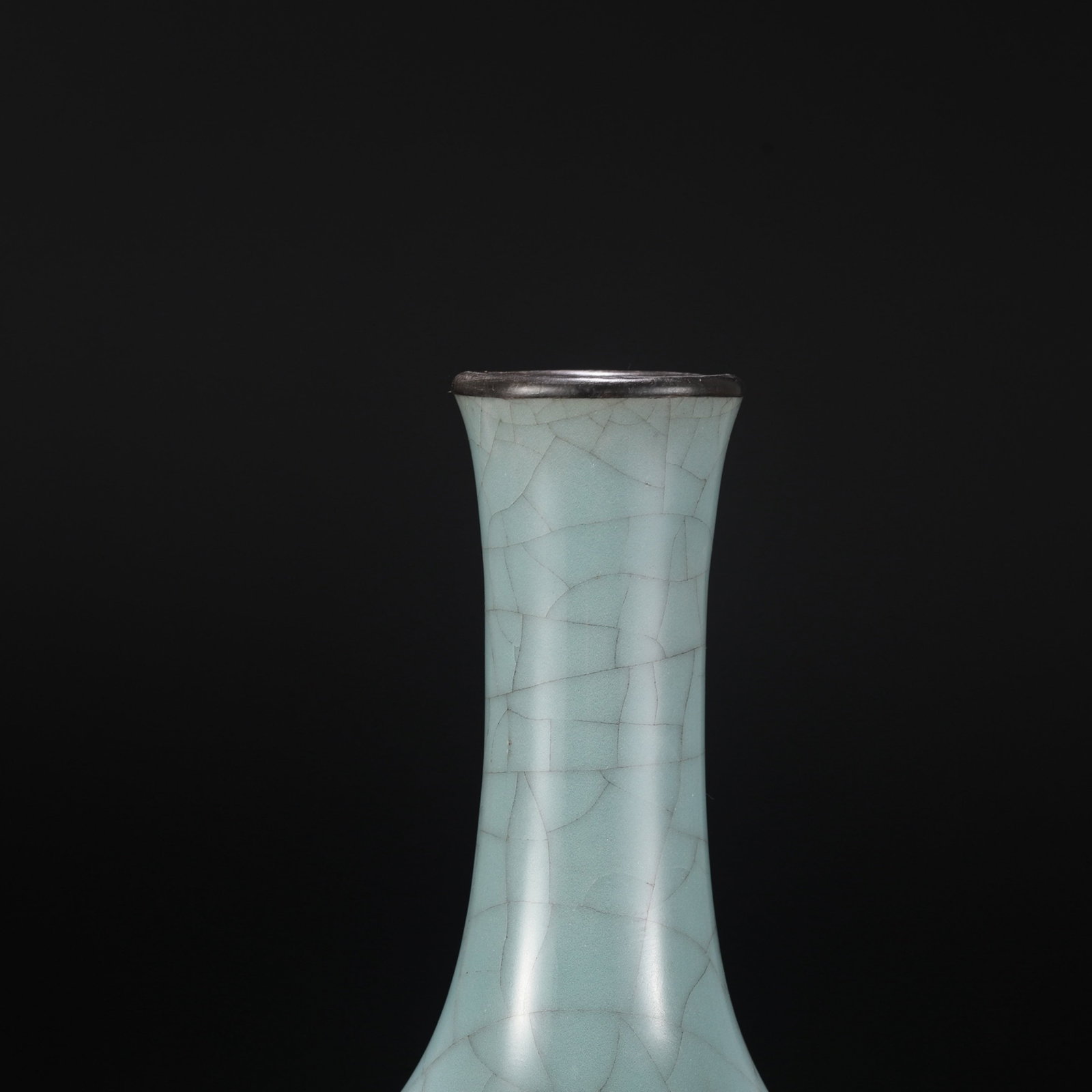 An Exquisite Guan yao Celadon Glazed Cover with Silver Vase,With an Imperial Poem by Emperor Qian... - 3