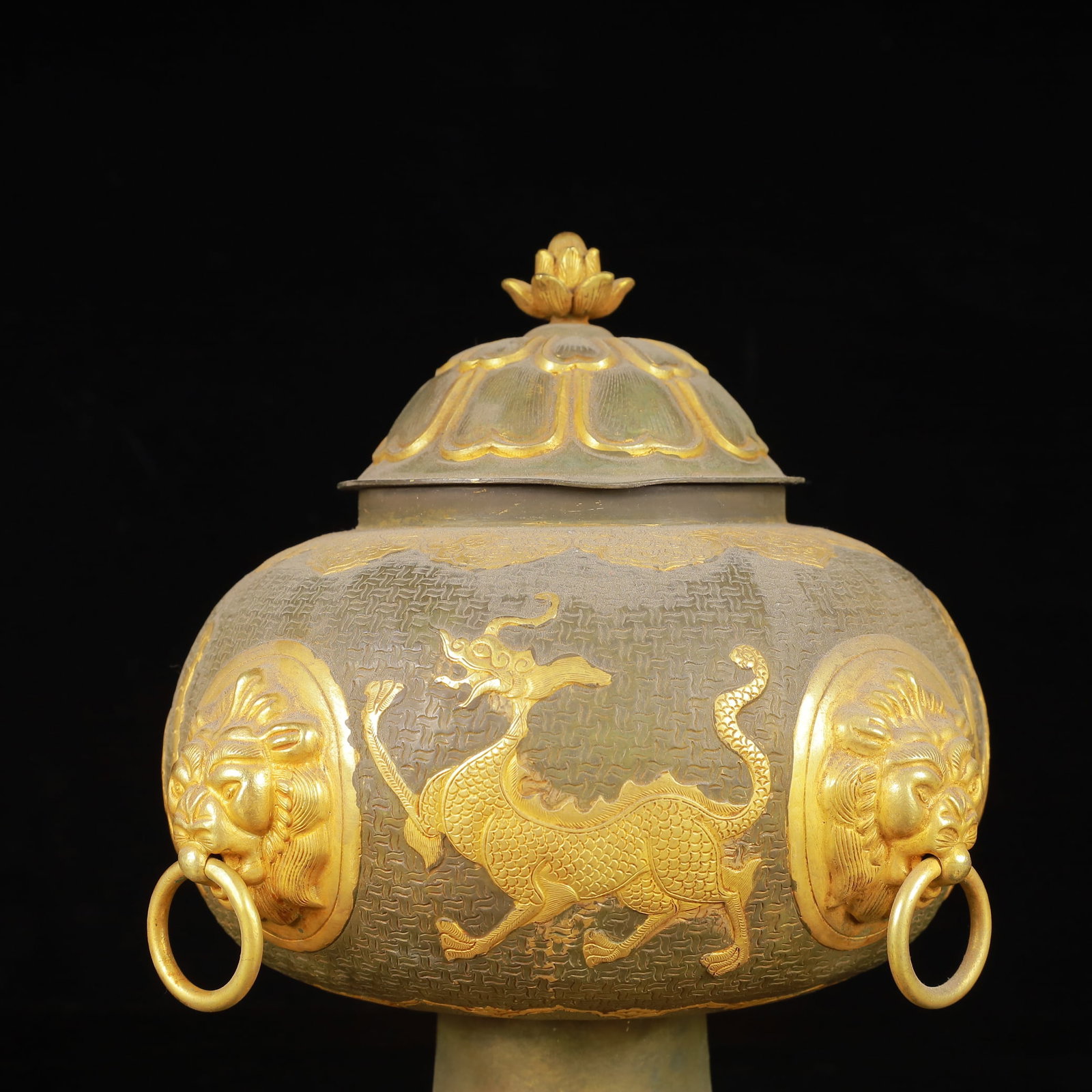 An Exquisite Gilt Silver Auspicious Beast Pattern Beast-Ears Jar - 11