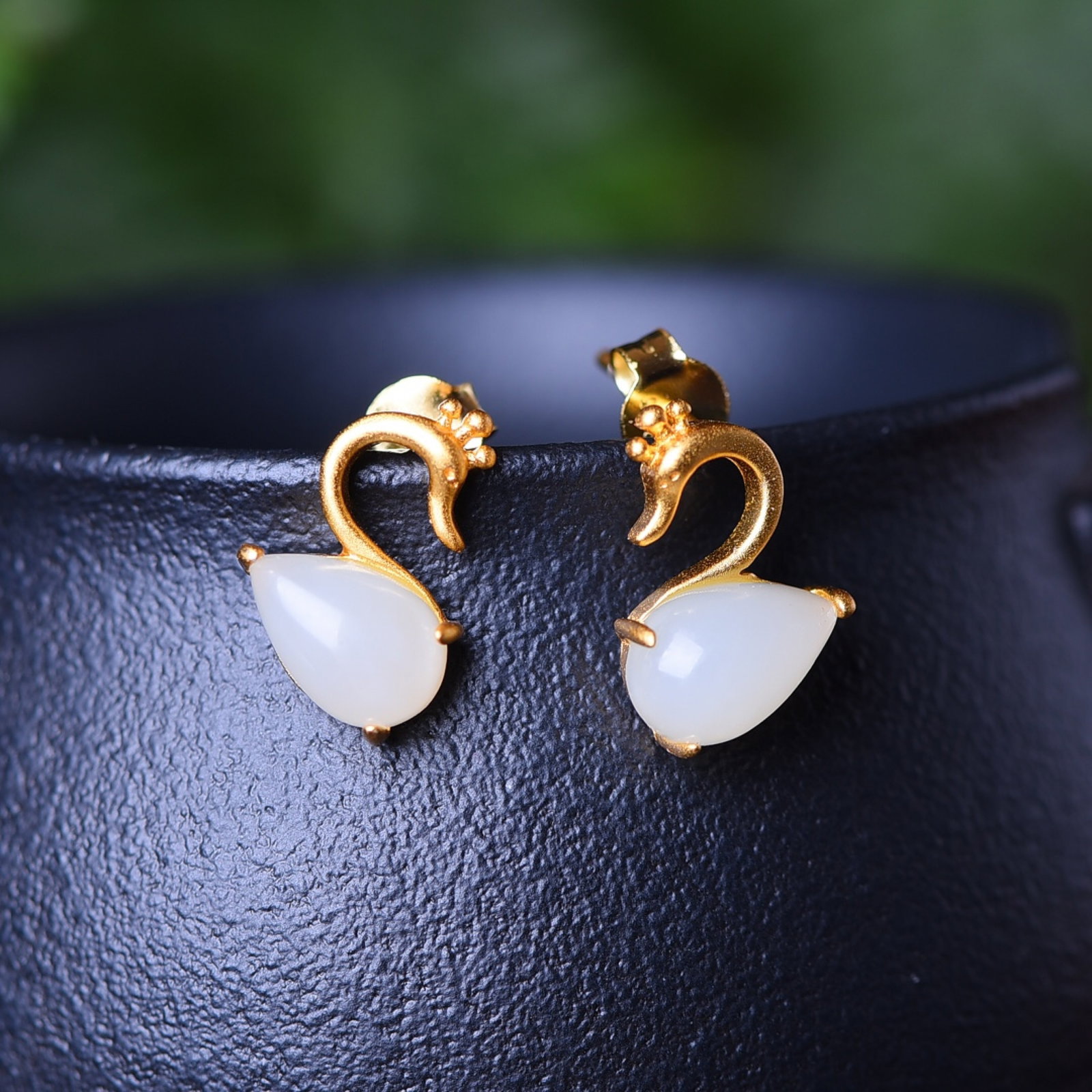 A Pair of Exquisite Sterling Silver-Gold Plated Inlaid White Jade Earrings - 3