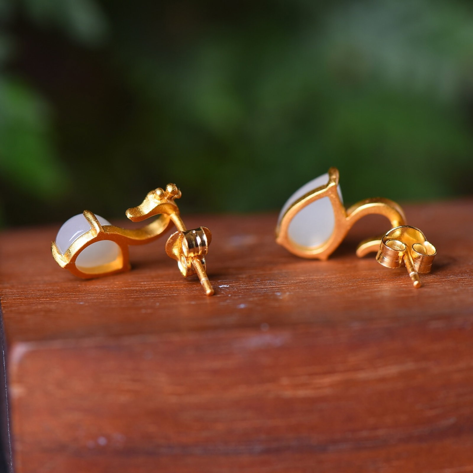 A Pair of Exquisite Sterling Silver-Gold Plated Inlaid White Jade Earrings - 5