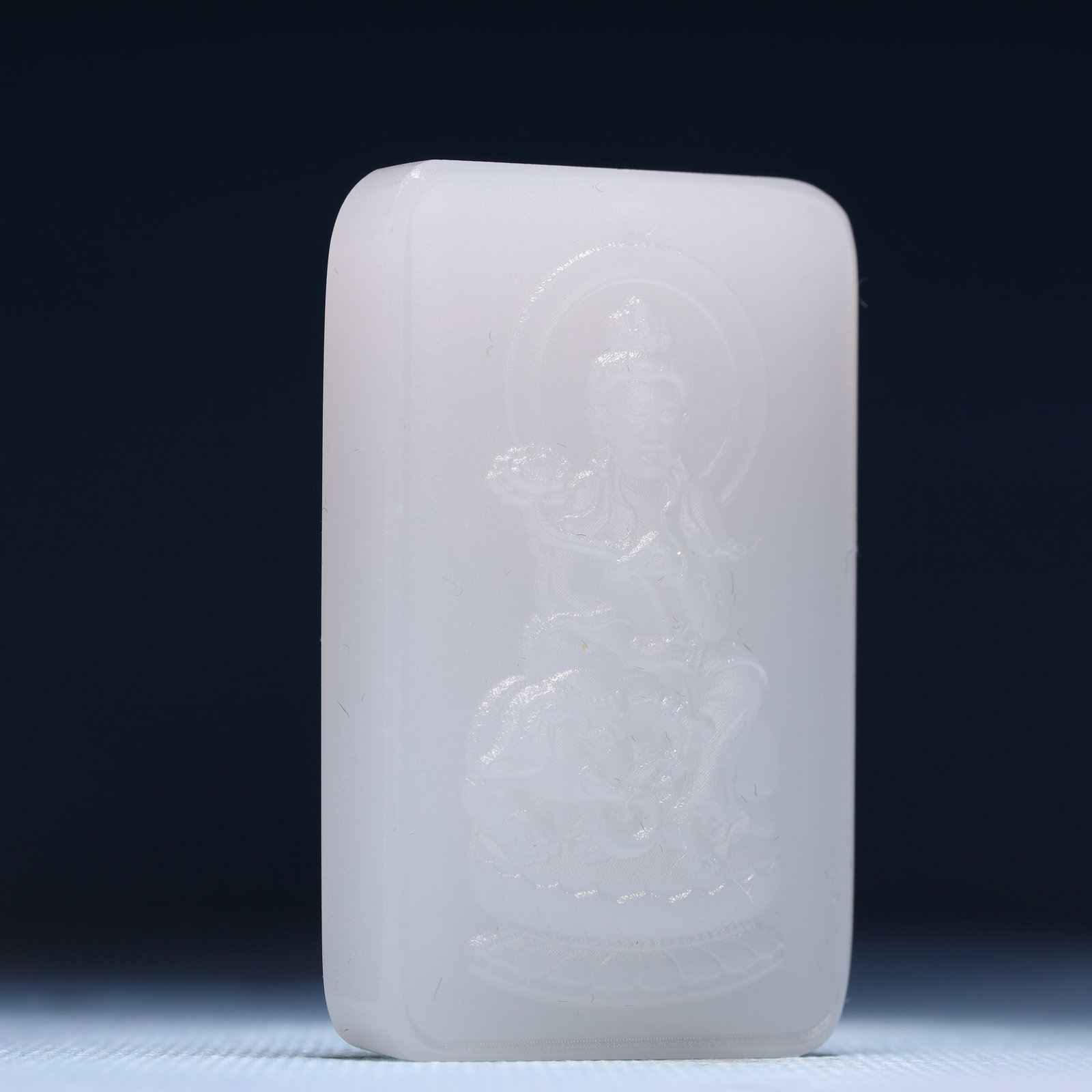An Exquisite White Jade Statue of Avalokitesvara Pendant - 3