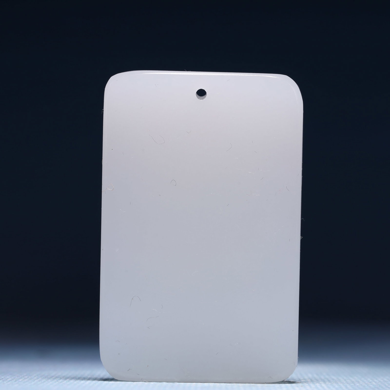 An Exquisite White Jade Statue of Avalokitesvara Pendant - 4