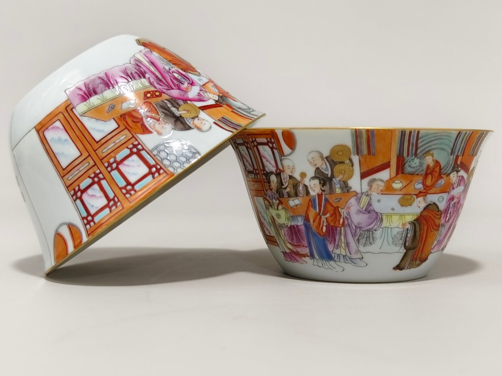 A Pair of Exquisite Famille-Rose Painted Gold Character and Story Pattern Bowls,With Poem - 3