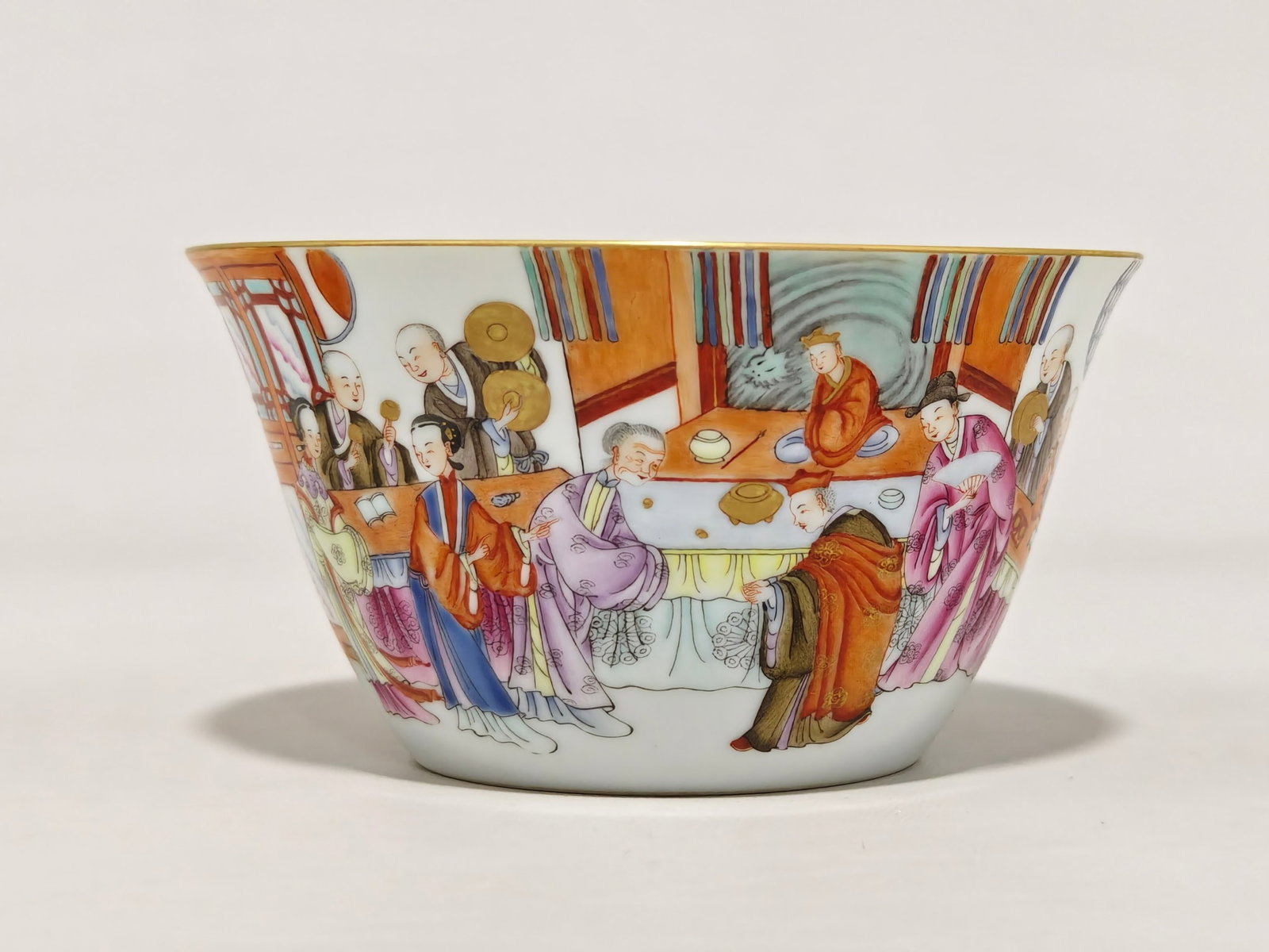A Pair of Exquisite Famille-Rose Painted Gold Character and Story Pattern Bowls,With Poem - 4