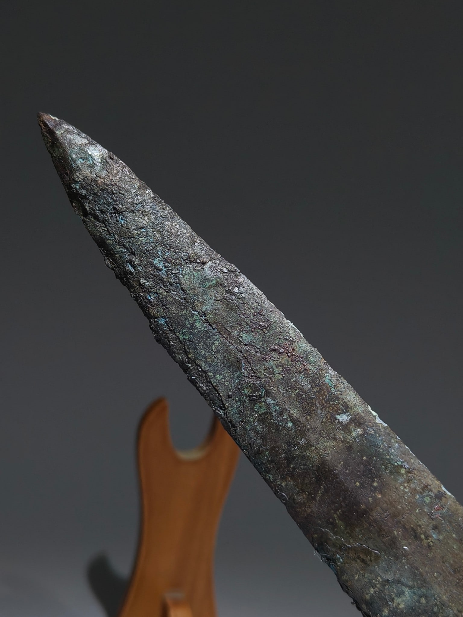 An Archaic Bronze Thunder and Cloud Pattern Sword - 2