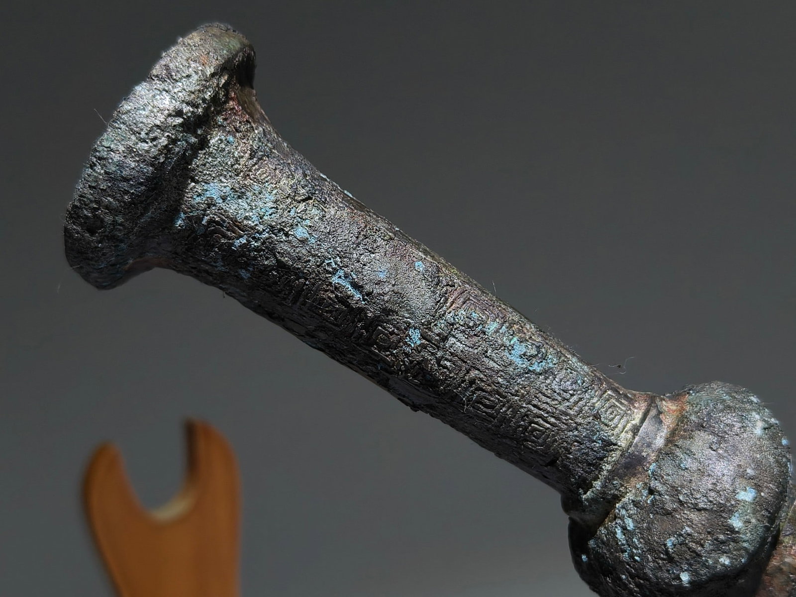 An Archaic Bronze Thunder and Cloud Pattern Sword - 8