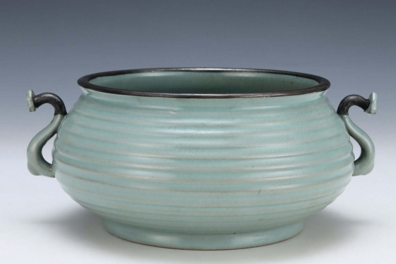 An Exquisite Ru yao Sky Blue Glazed Cover with Silver Ruyi-Ears Censer,with an Imperial Poem by E... - 3