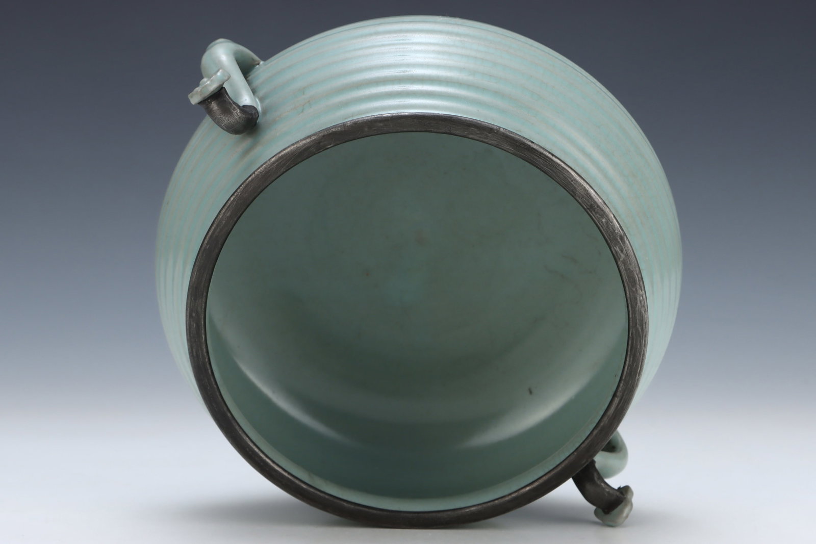 An Exquisite Ru yao Sky Blue Glazed Cover with Silver Ruyi-Ears Censer,with an Imperial Poem by E... - 6