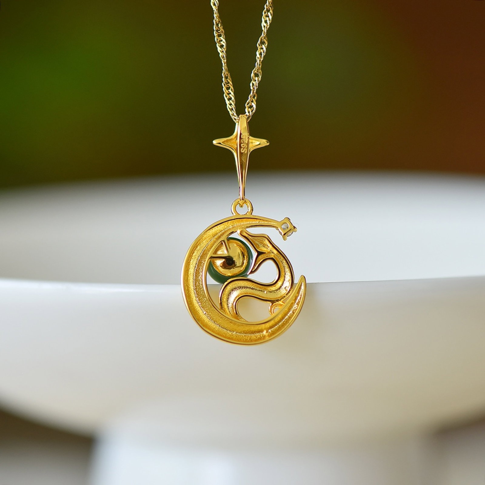An Exquisite Sterling Silver-Gold Plated Inlaid Jasper Pendant - 5