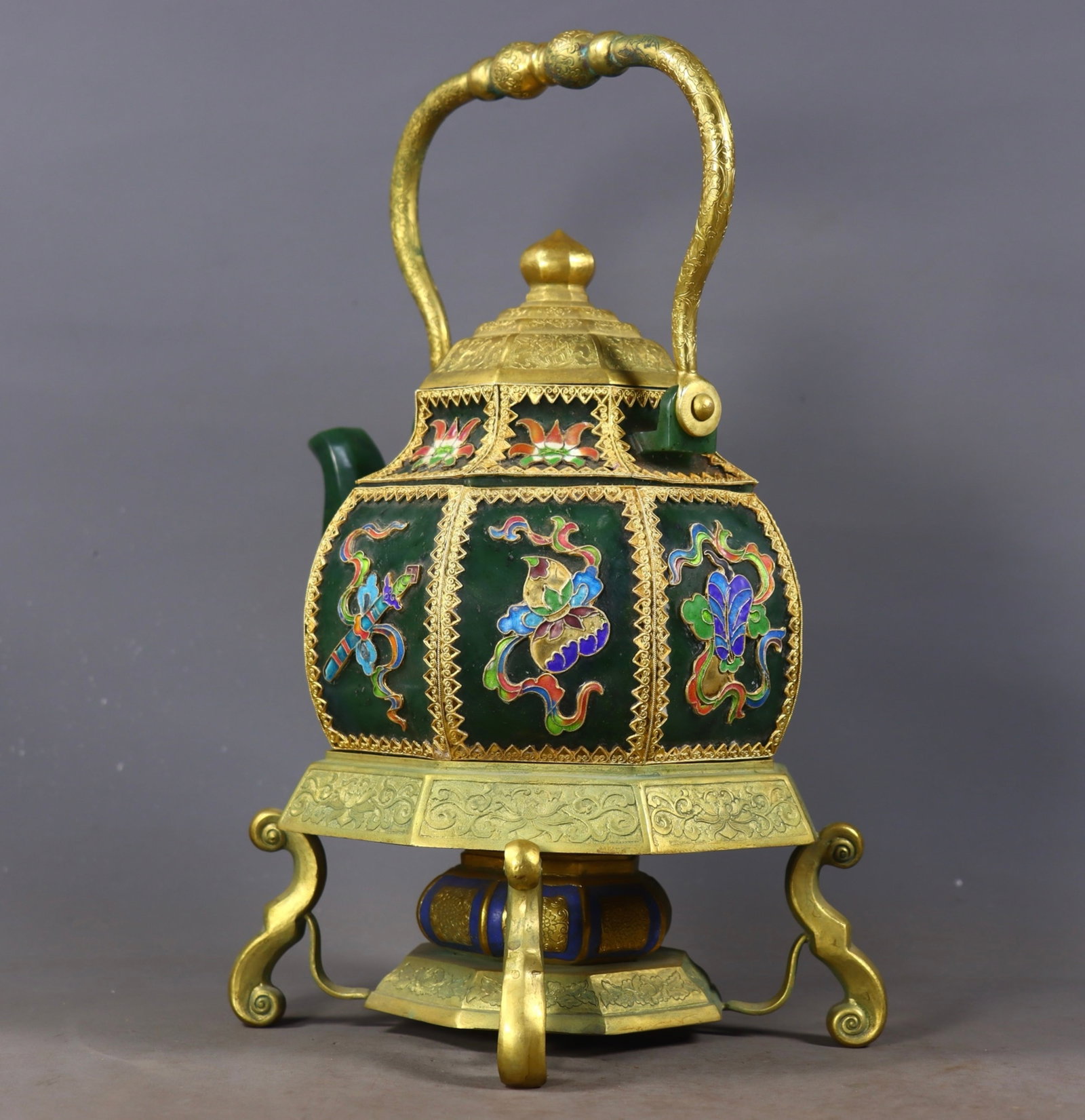A Rare Jasper Cover with Gold Eight Treasures Pattern Ewer,With Base - 4