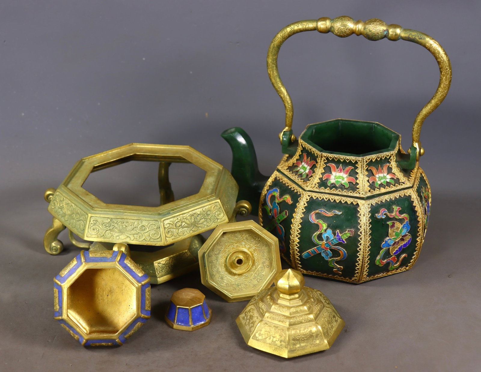 A Rare Jasper Cover with Gold Eight Treasures Pattern Ewer,With Base - 7
