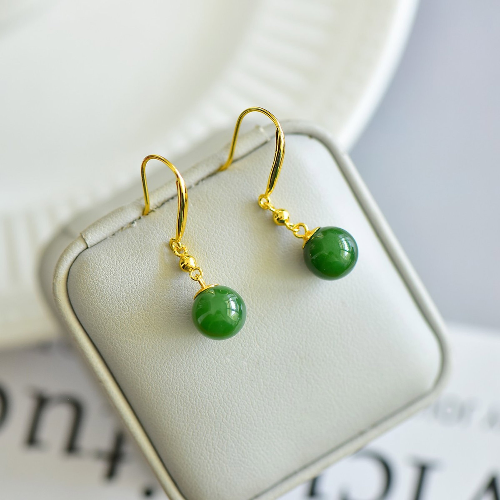 A Pair of Exquisite Sterling Silver-Gold Plated Inlaid Jasper Earrings - 2