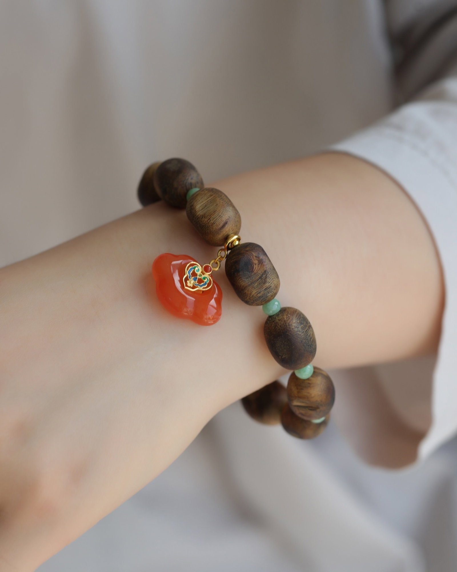 An Exquisite Eaglewood Bracelets,With Jadeite - 8