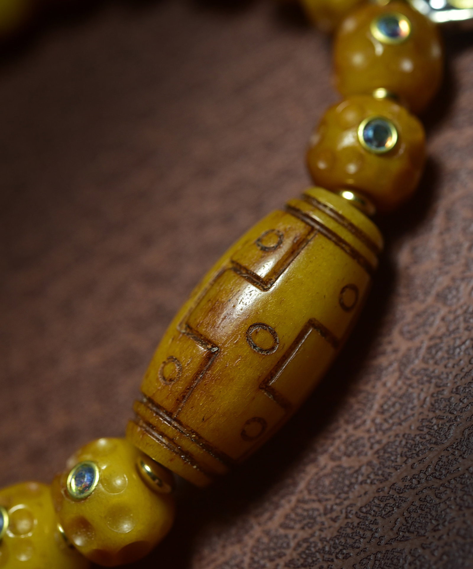 An Exquisite Dzi Bead Bracelets - 3