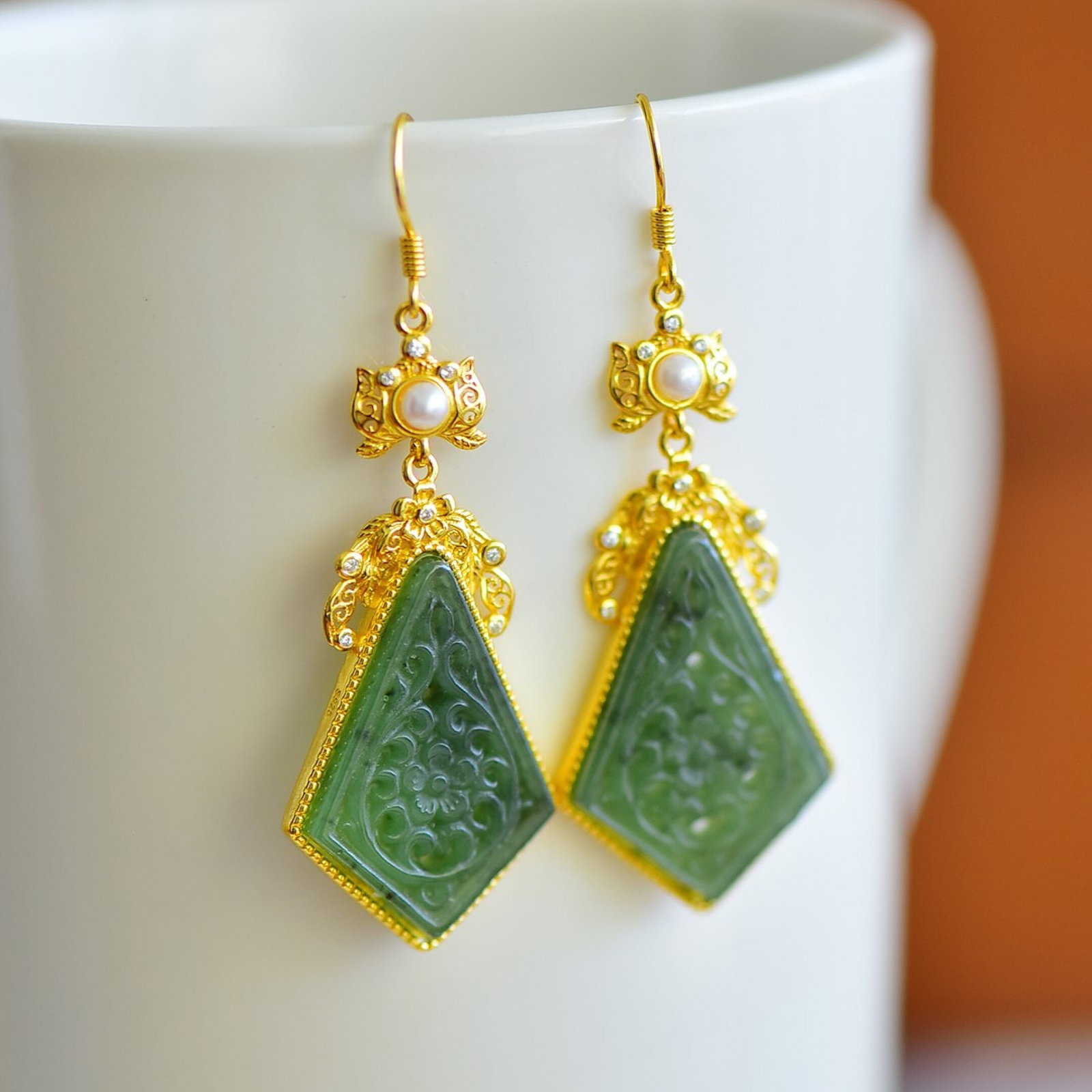 A Pair of Exquisite Sterling Silver-Gold Plated Inlaid Jasper Earrings,Inlaid Diamonds and Pearls: Estimated Value:520-1040 A Pair of Exquisite Sterling Silver-Gold Plated Inlaid Jasper Earrings,Inlaid Diamonds and Pearls,Size:19mmx28mm