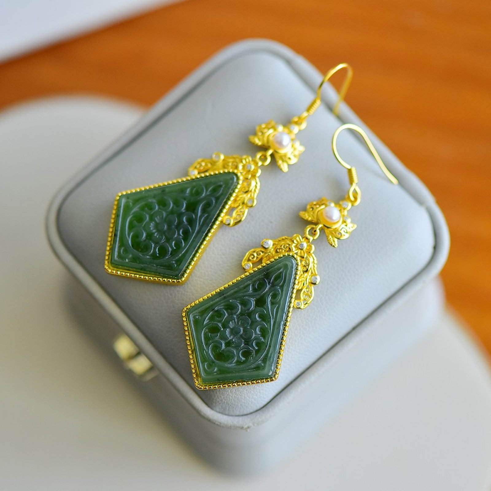 A Pair of Exquisite Sterling Silver-Gold Plated Inlaid Jasper Earrings,Inlaid Diamonds and Pearls - 2