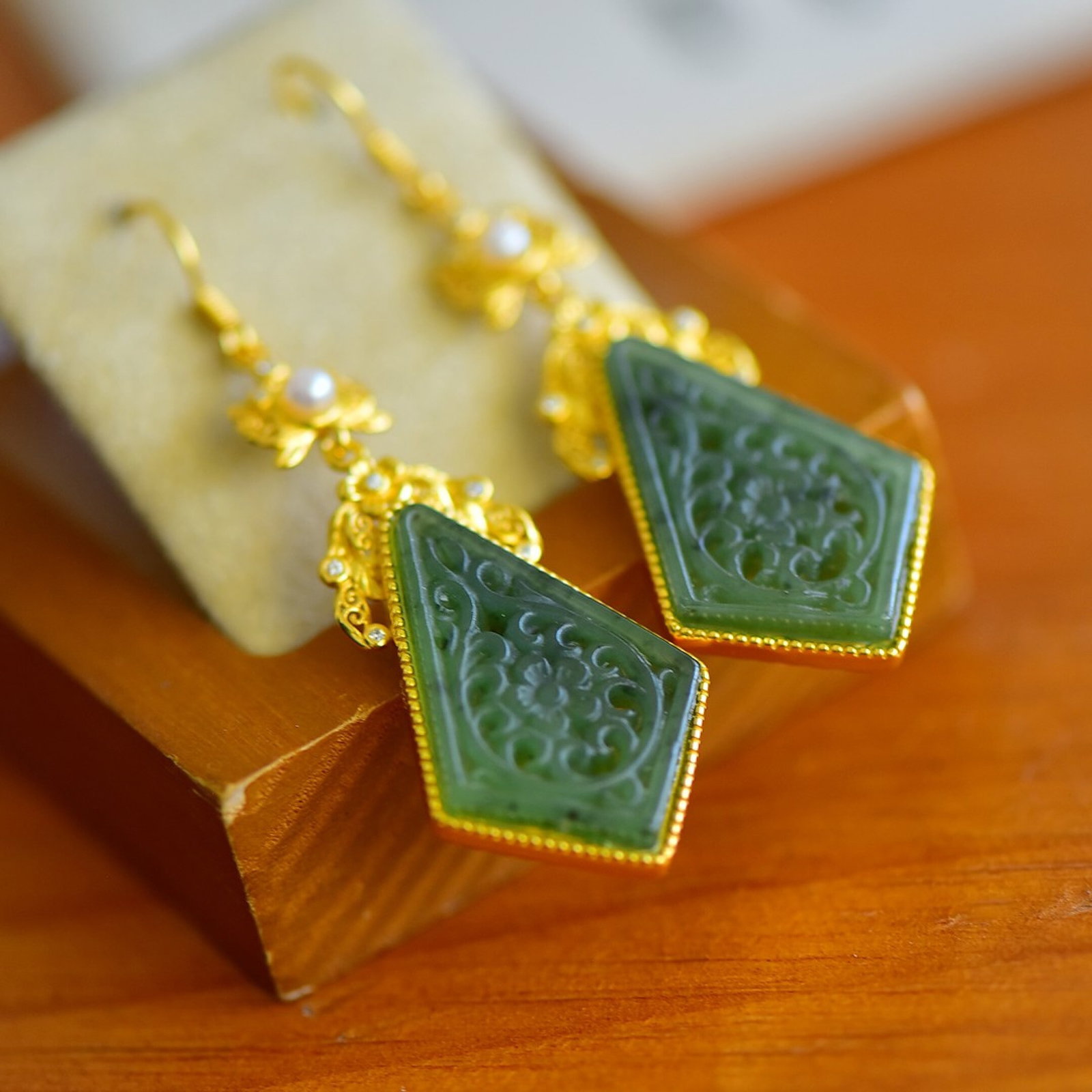 A Pair of Exquisite Sterling Silver-Gold Plated Inlaid Jasper Earrings,Inlaid Diamonds and Pearls - 3