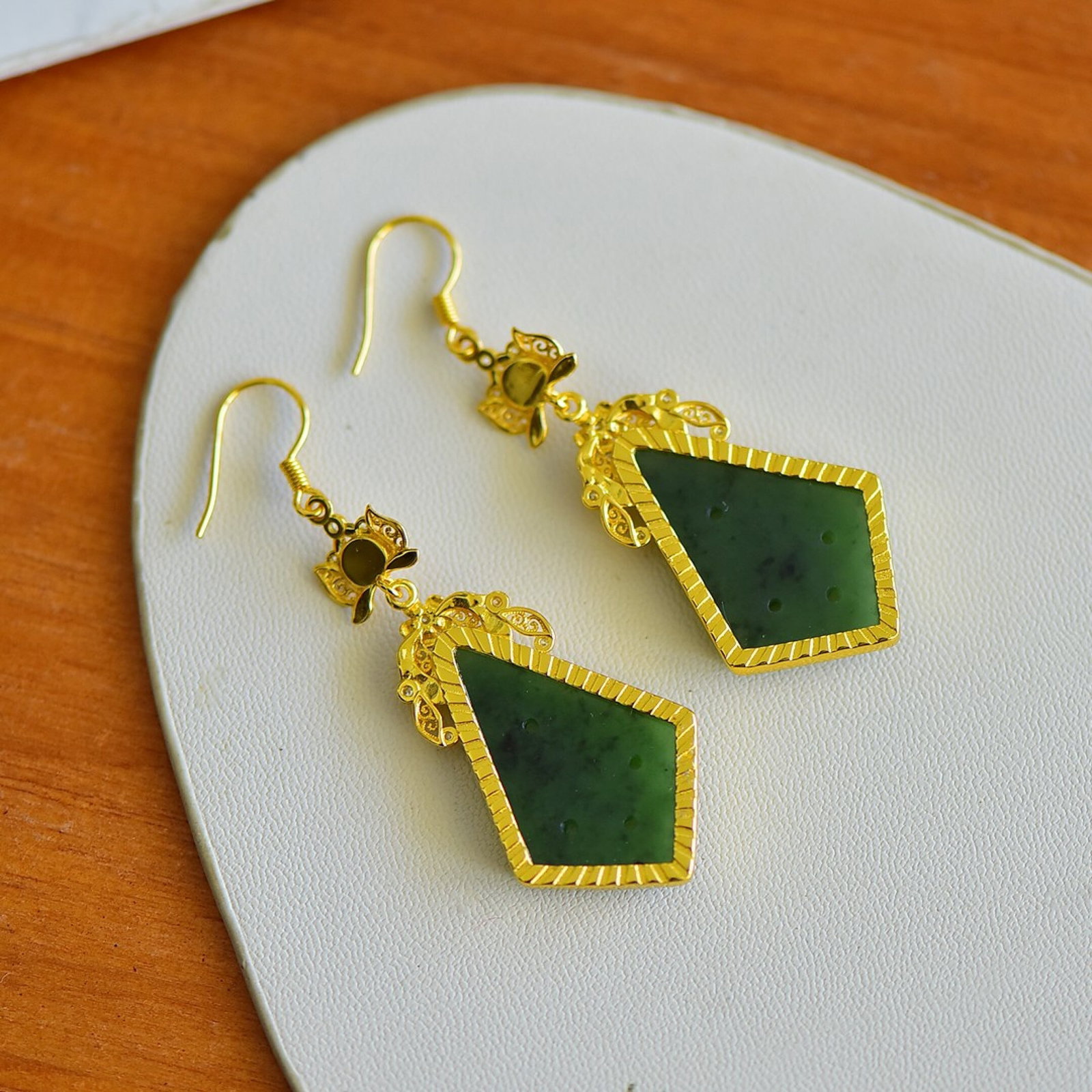 A Pair of Exquisite Sterling Silver-Gold Plated Inlaid Jasper Earrings,Inlaid Diamonds and Pearls - 5