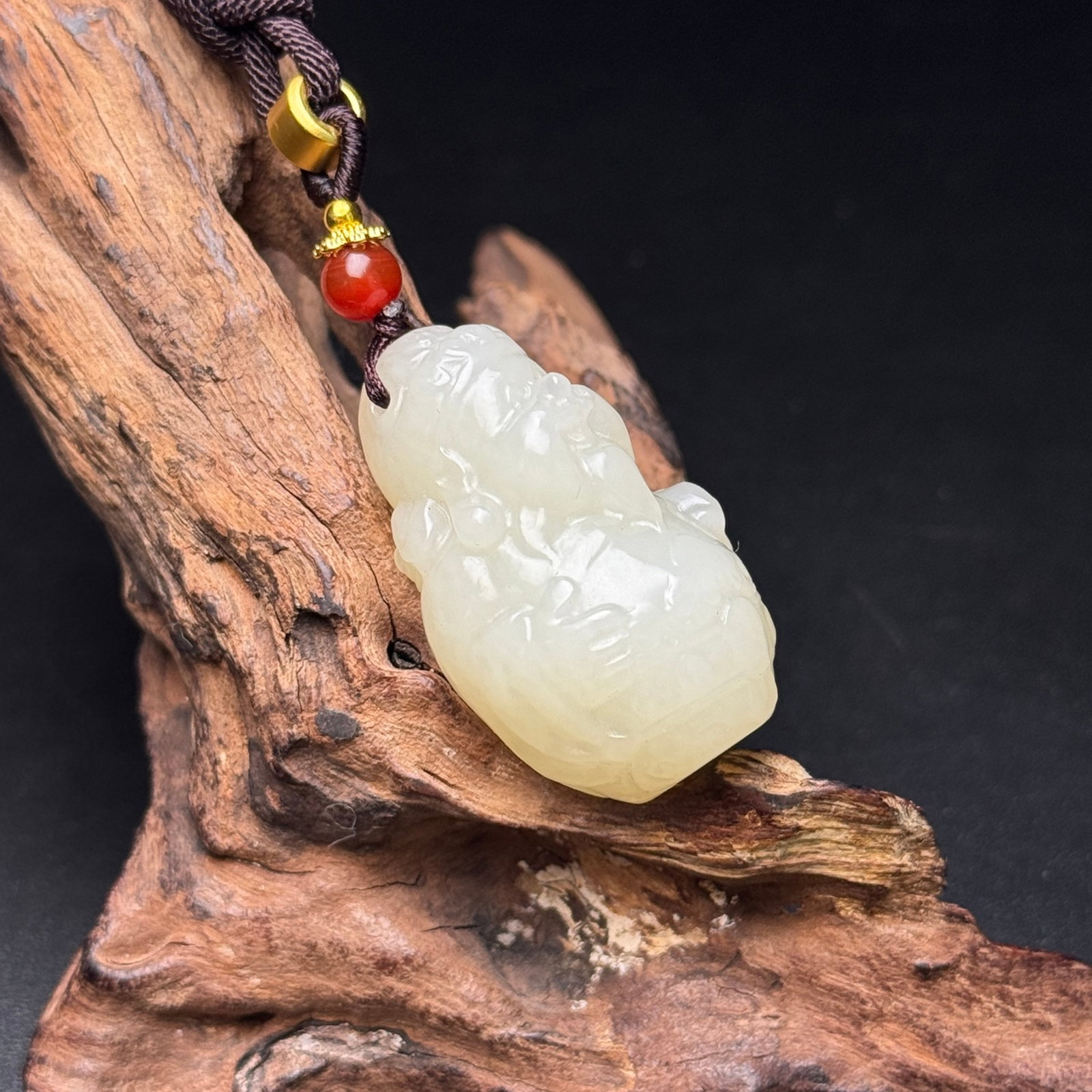 An Exquisite White Jade Statue of Mammon Pendant - 4