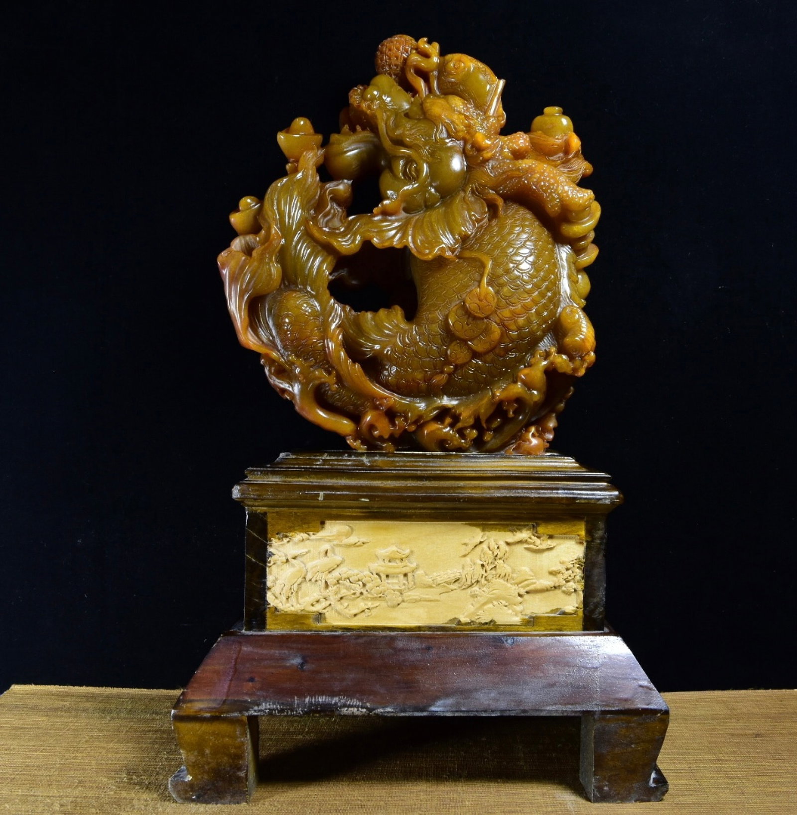 A Huge Tianhuang Stone Fish Dragon Pattern Ornament (1 of 9)