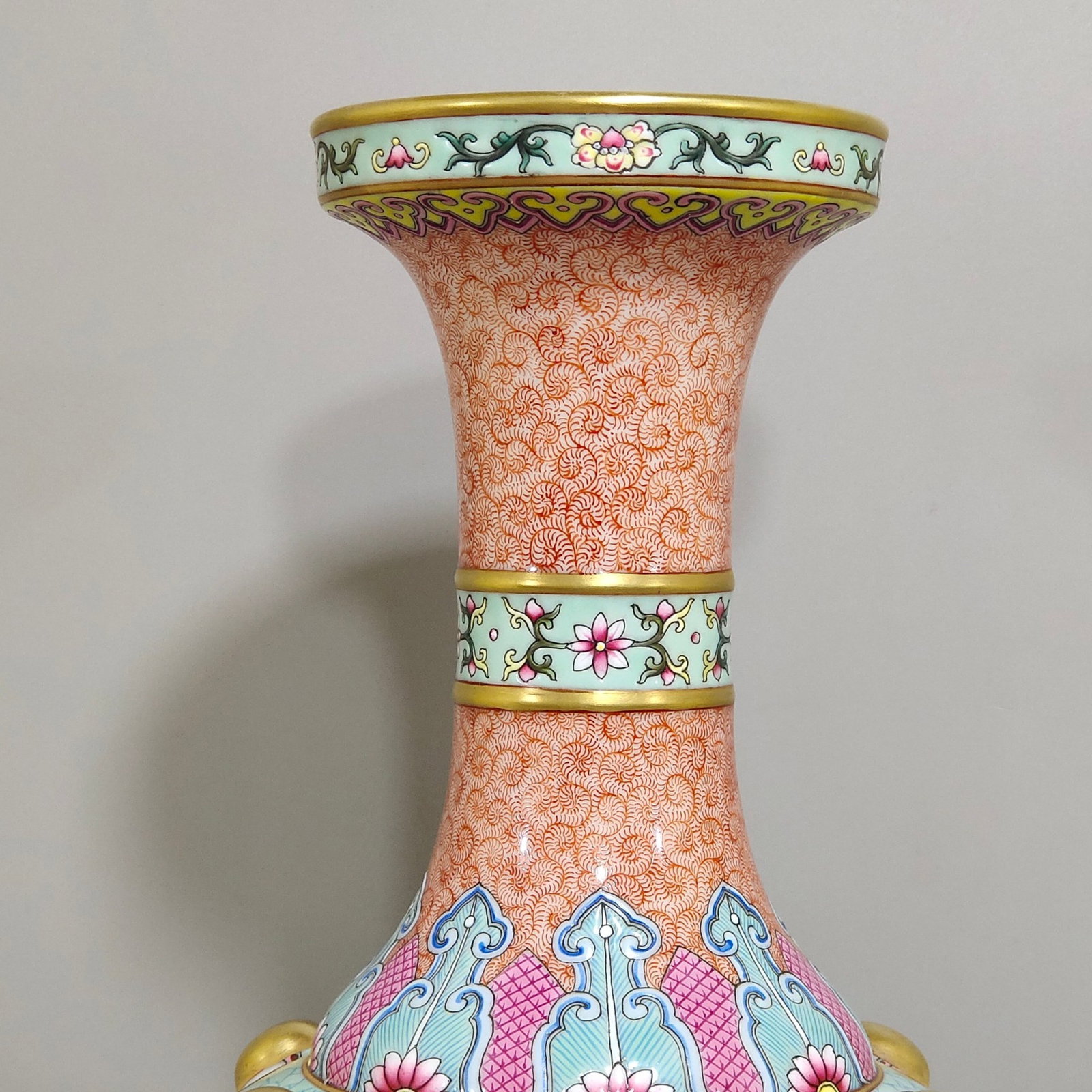 A Rare Famille-Rose Painted Gold Tiger Pattern Vase,With Poem - 4