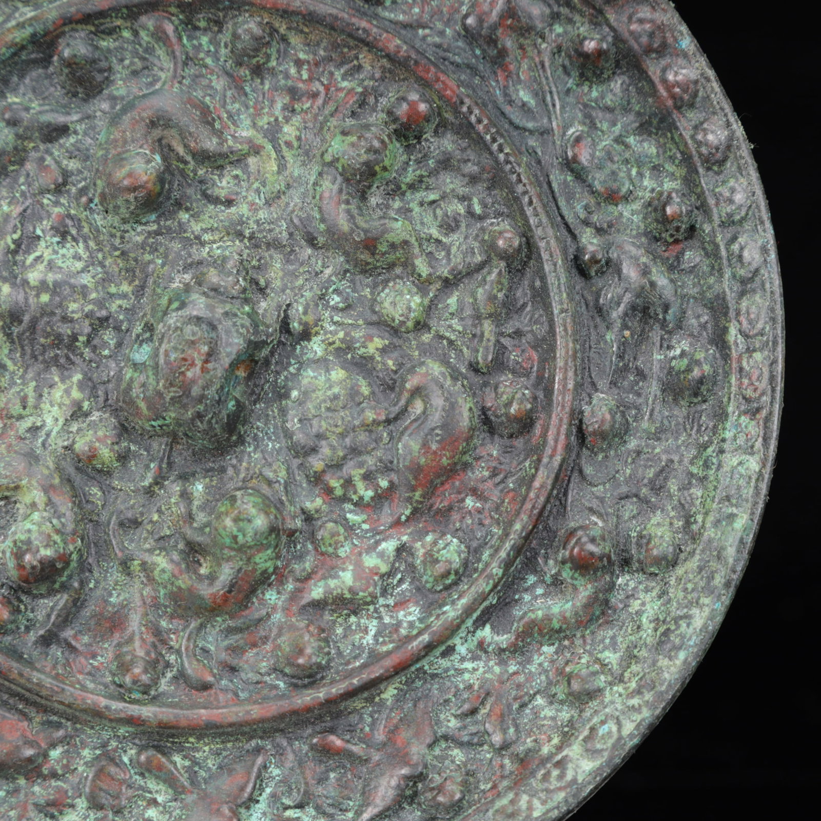 An Archaic Bronze Animal Pattern Round Mirror - 4