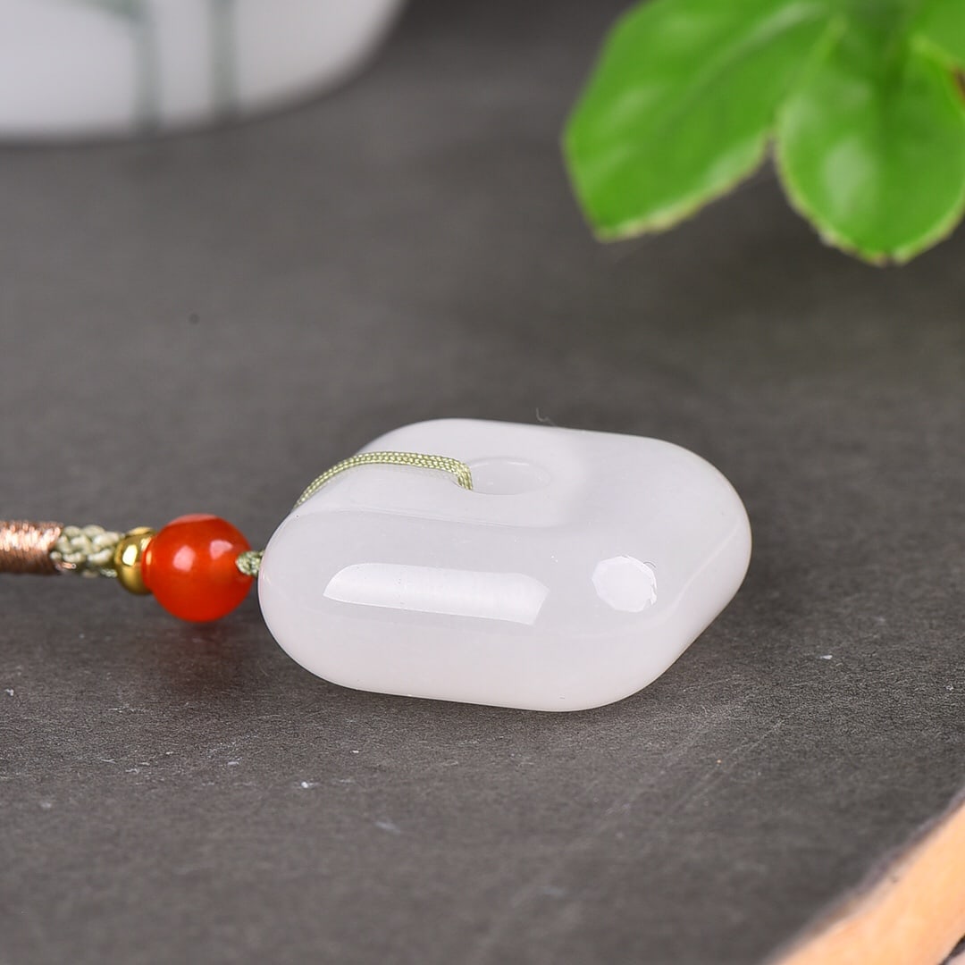 An Exquisite White Jade Pendant - 4