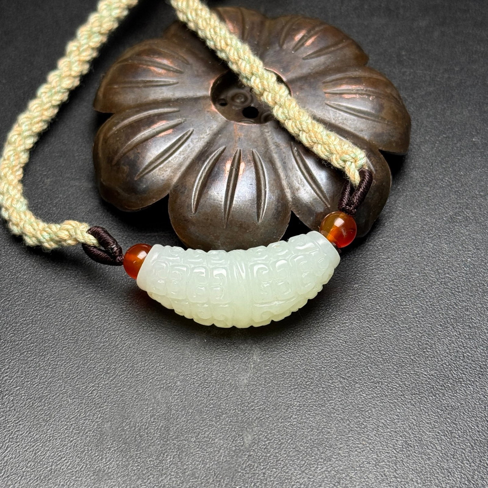 An Exquisite White Jade Ruyi Pattern Pendant - 2