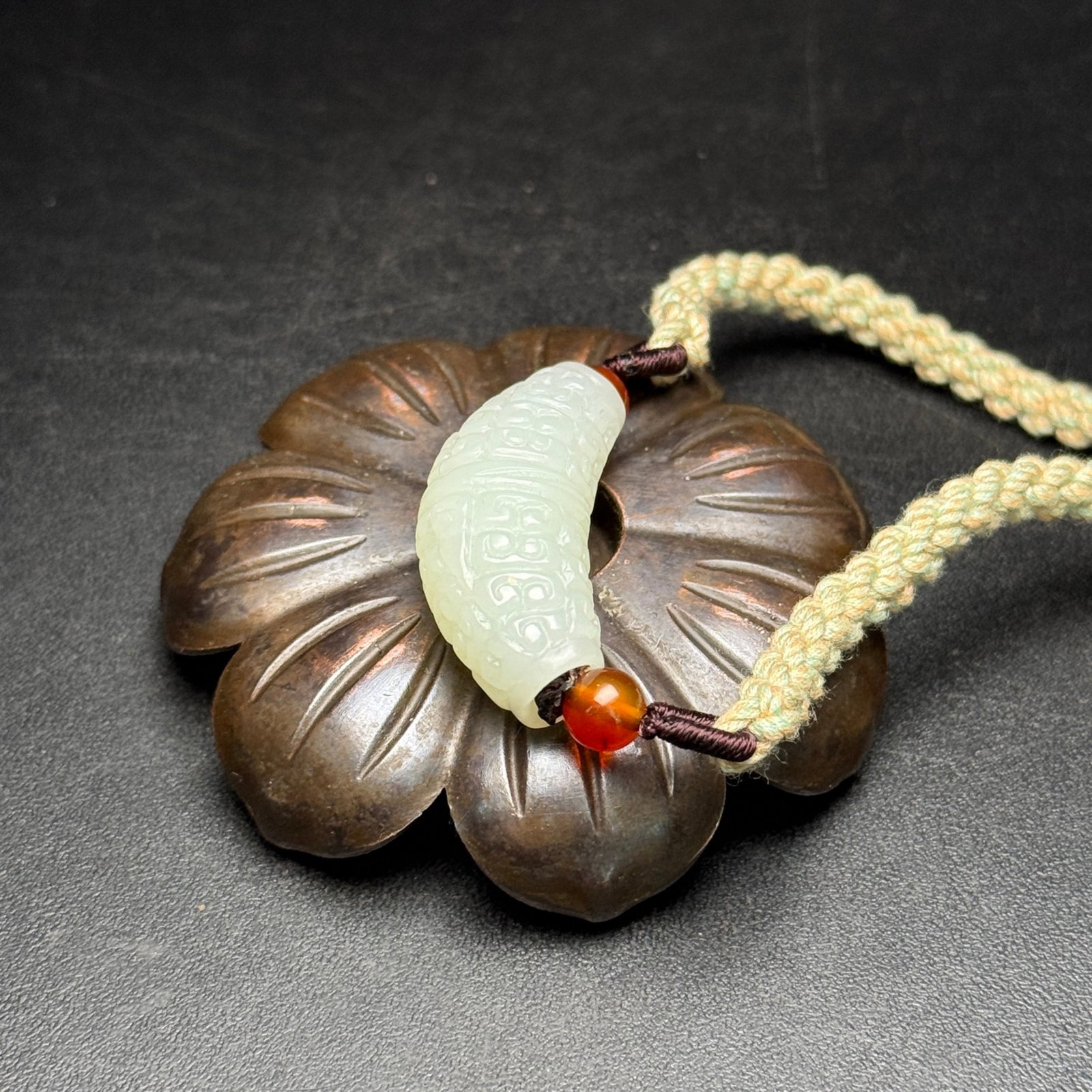 An Exquisite White Jade Ruyi Pattern Pendant - 4
