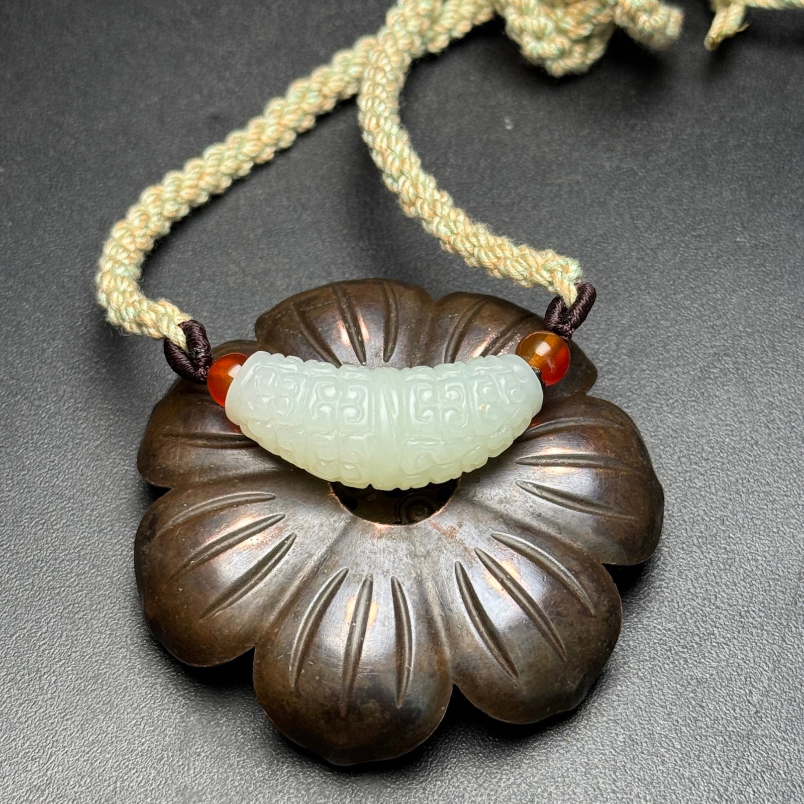 An Exquisite White Jade Ruyi Pattern Pendant - 5