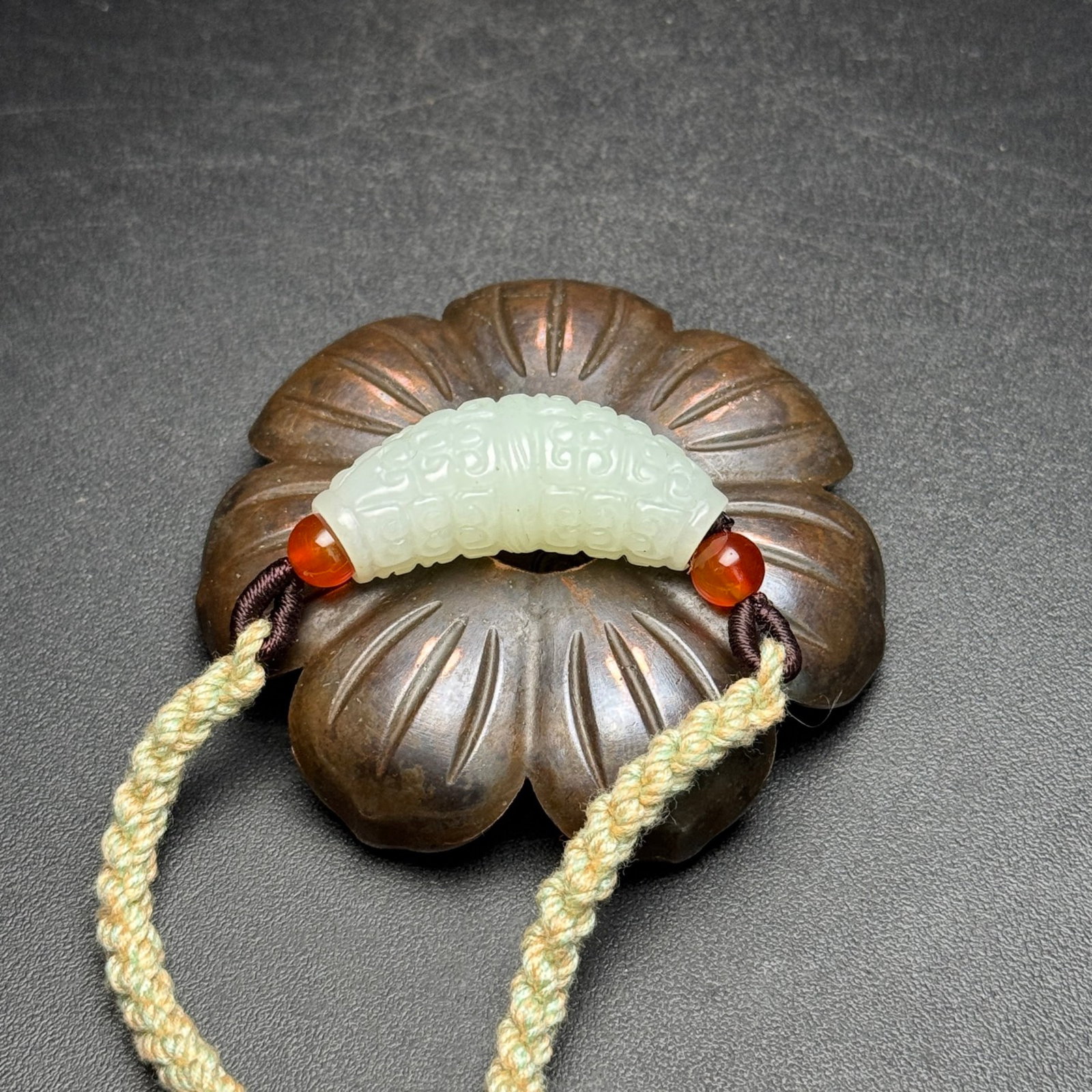 An Exquisite White Jade Ruyi Pattern Pendant - 6