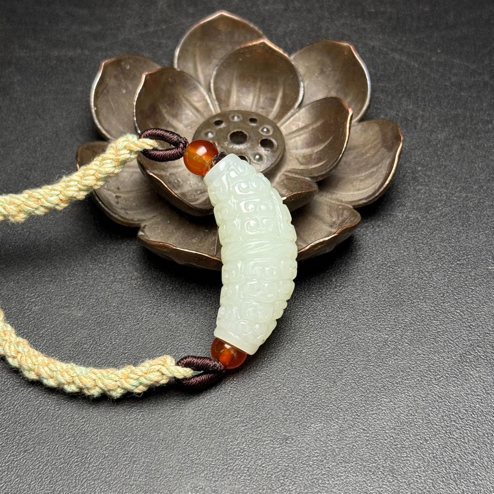 An Exquisite White Jade Ruyi Pattern Pendant - 7