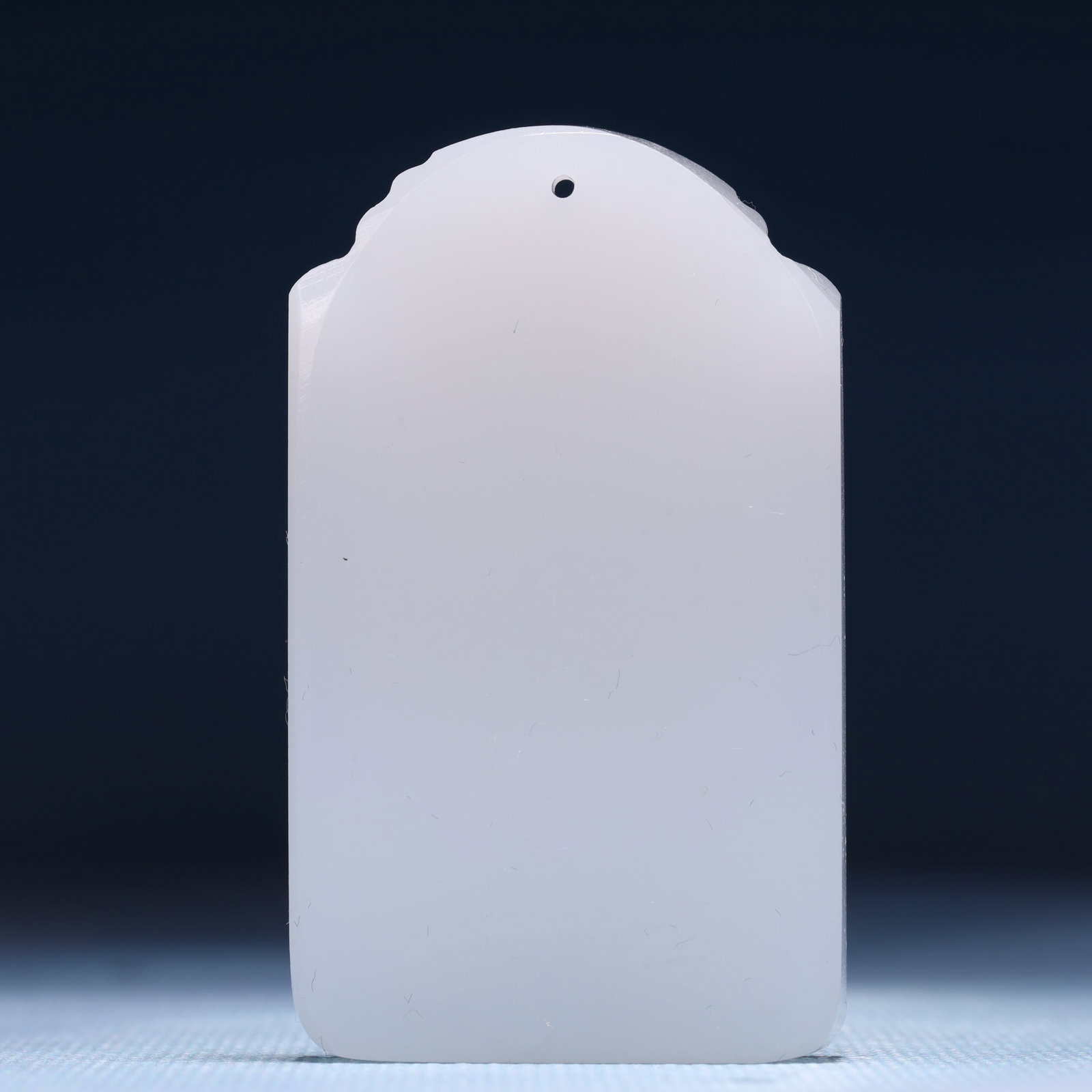 An Exquisite White Jade Dog Pattern Pendant - 4