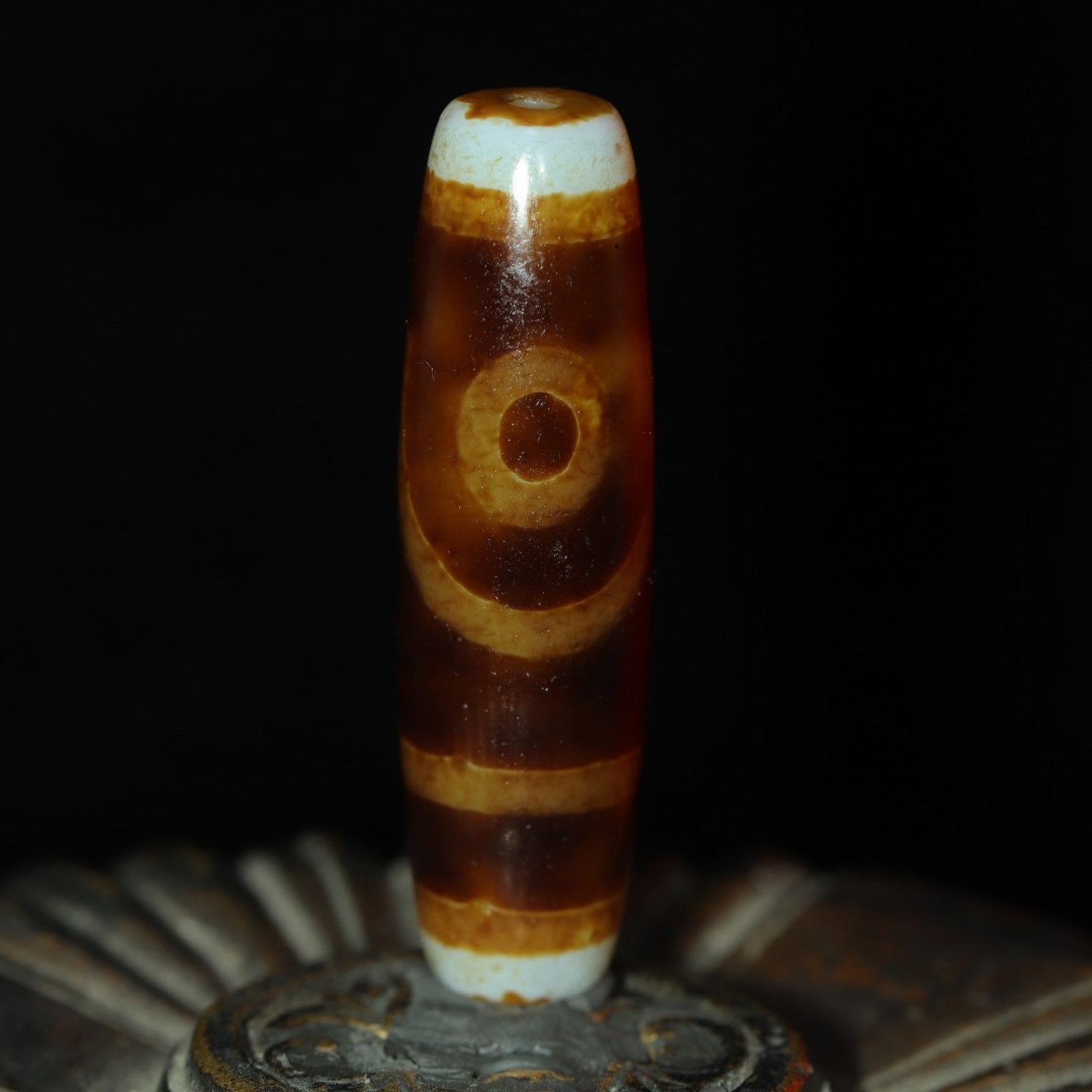An Exquisite Two Eyes Dzi Bead Pendant - 3