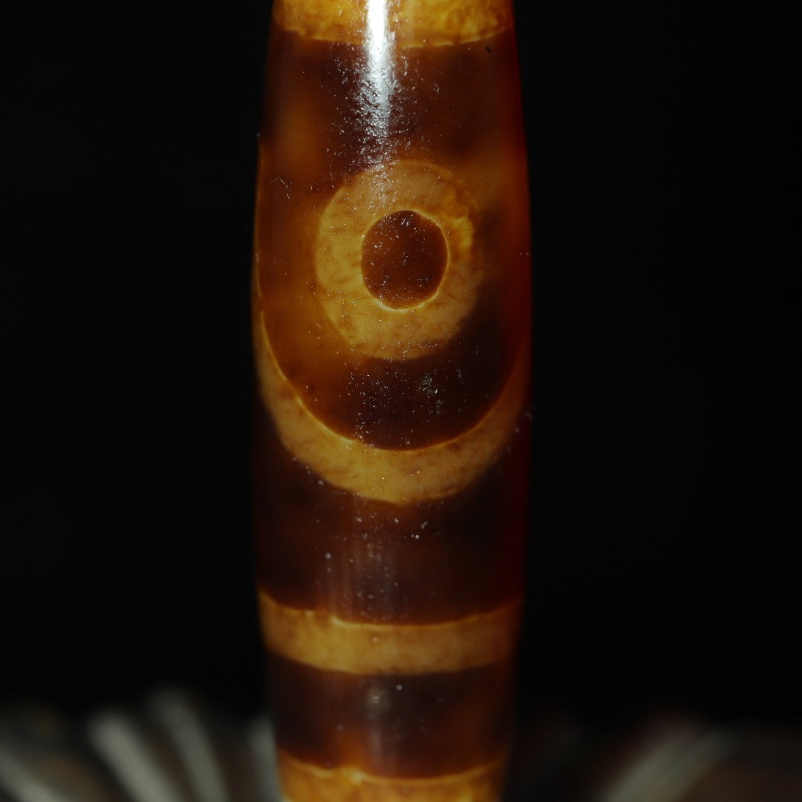 An Exquisite Two Eyes Dzi Bead Pendant - 4