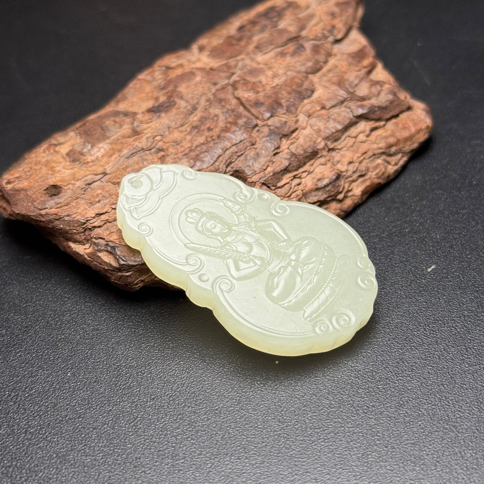 An Exquisite White Jade Statue of Bodhisattva Pattern Pendant - 5