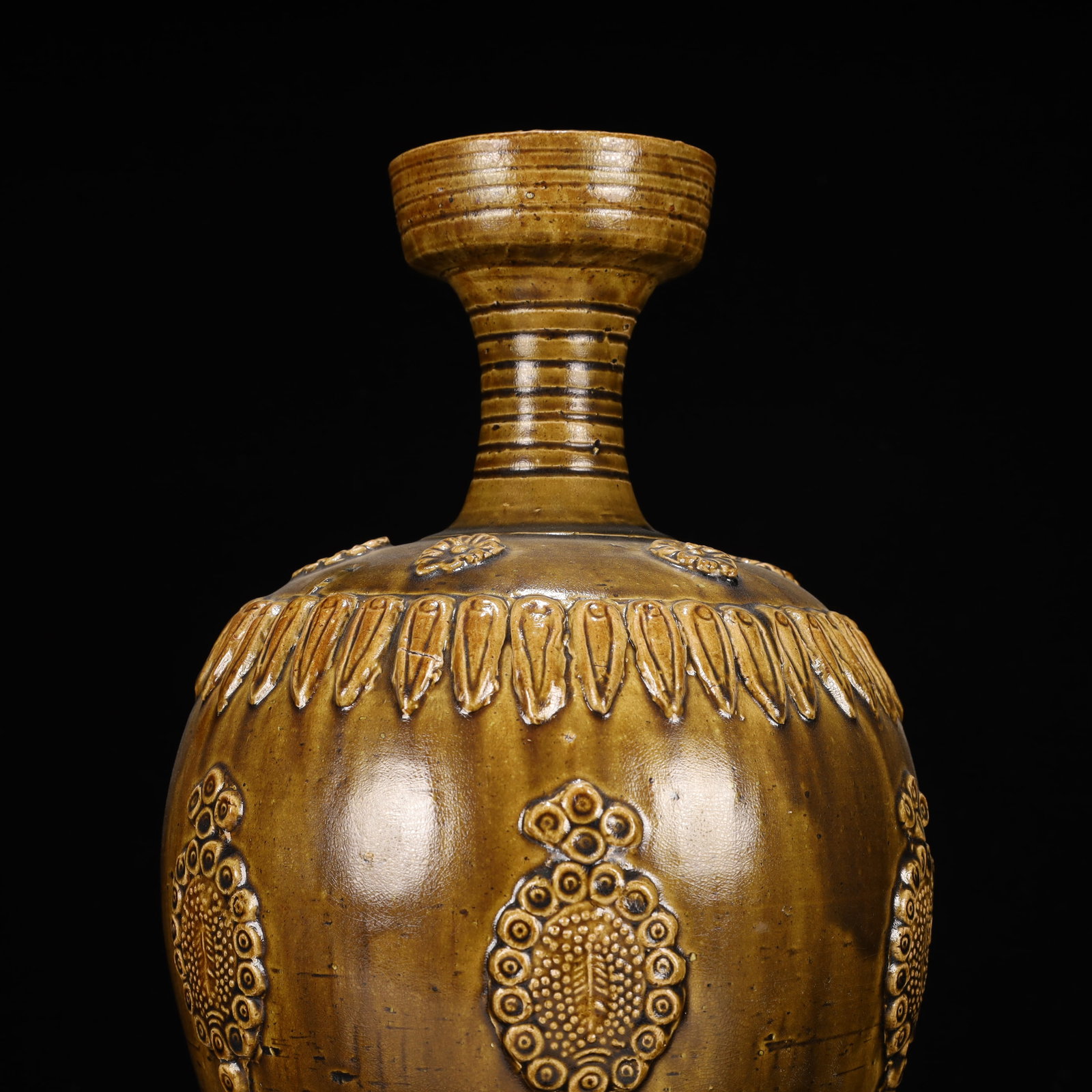 A Rare Tang Tri-Color Glazed Pottery Flower Pattern Vase - 2