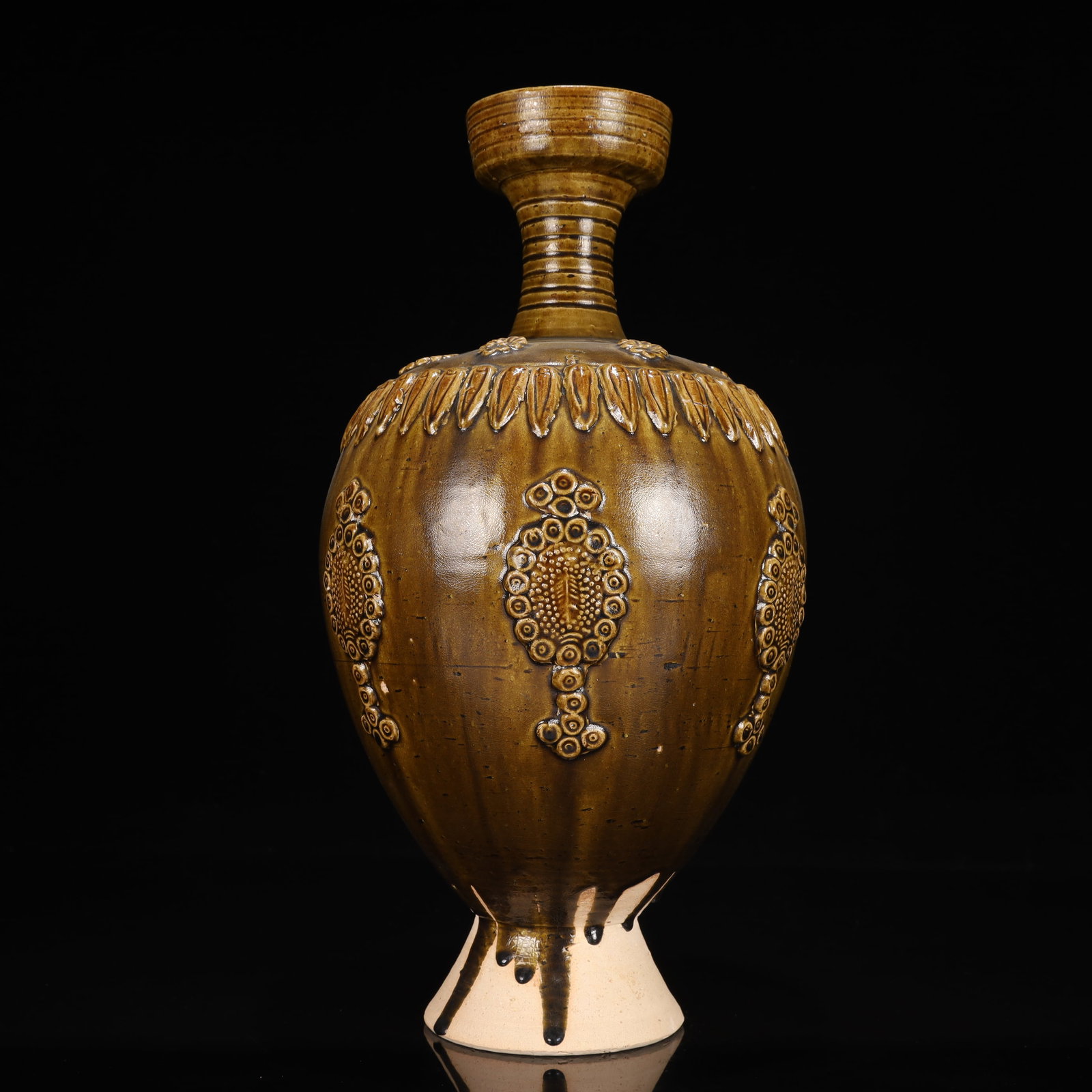 A Rare Tang Tri-Color Glazed Pottery Flower Pattern Vase - 4