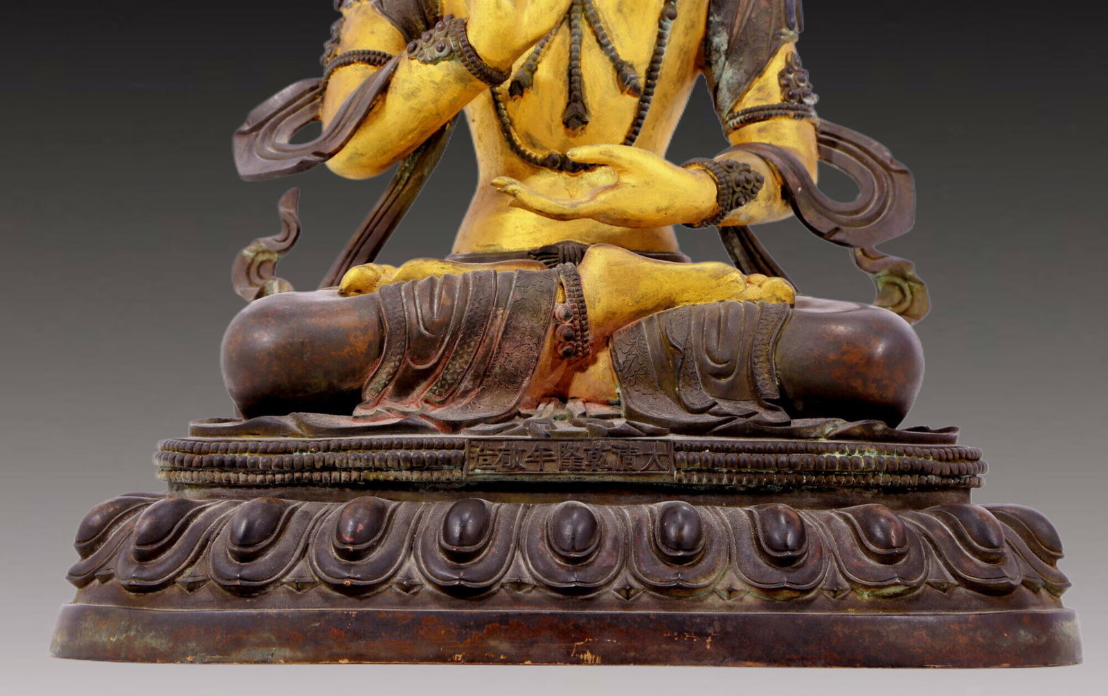 A solemn gilt bronze statue of Bodhisattva - 4