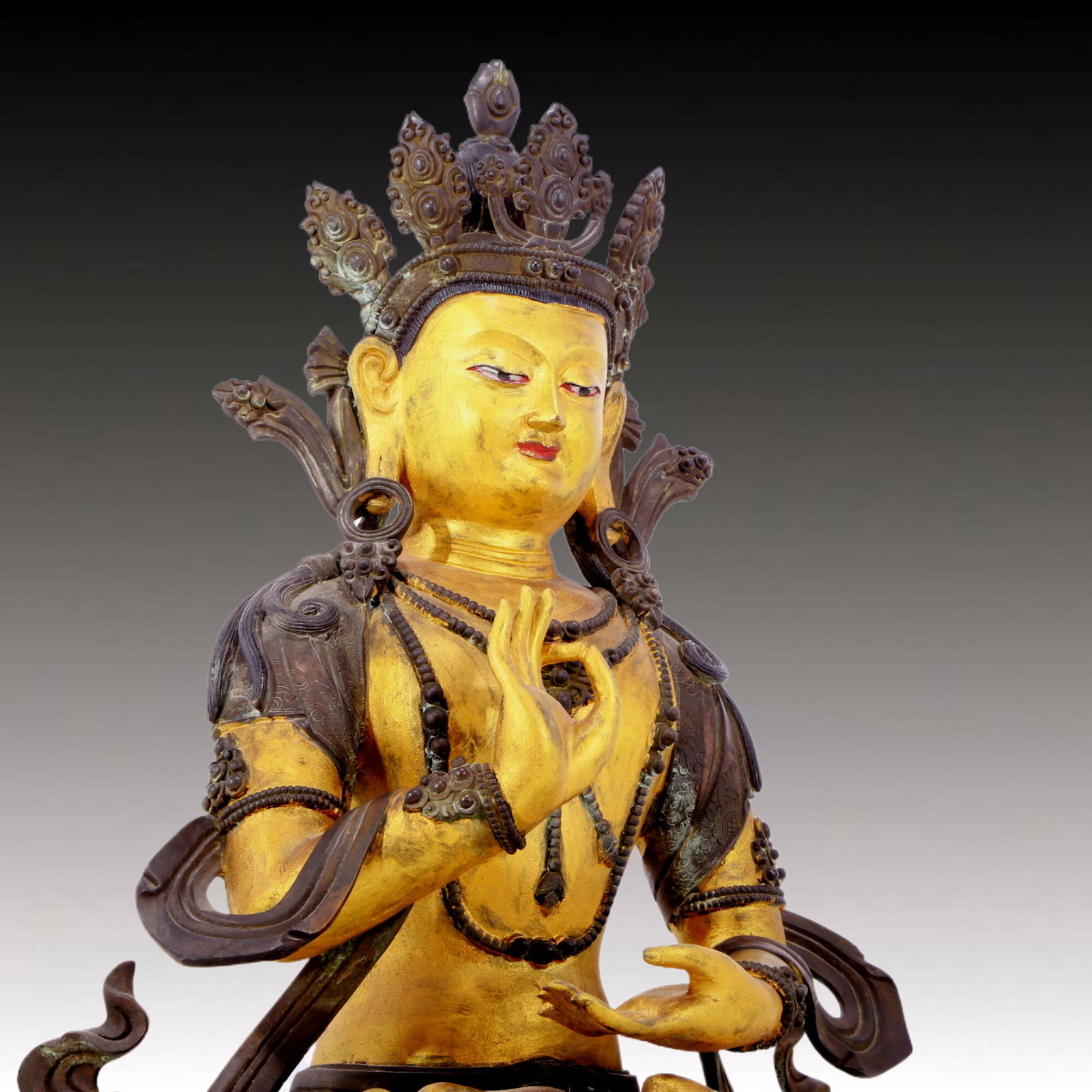 A solemn gilt bronze statue of Bodhisattva - 8